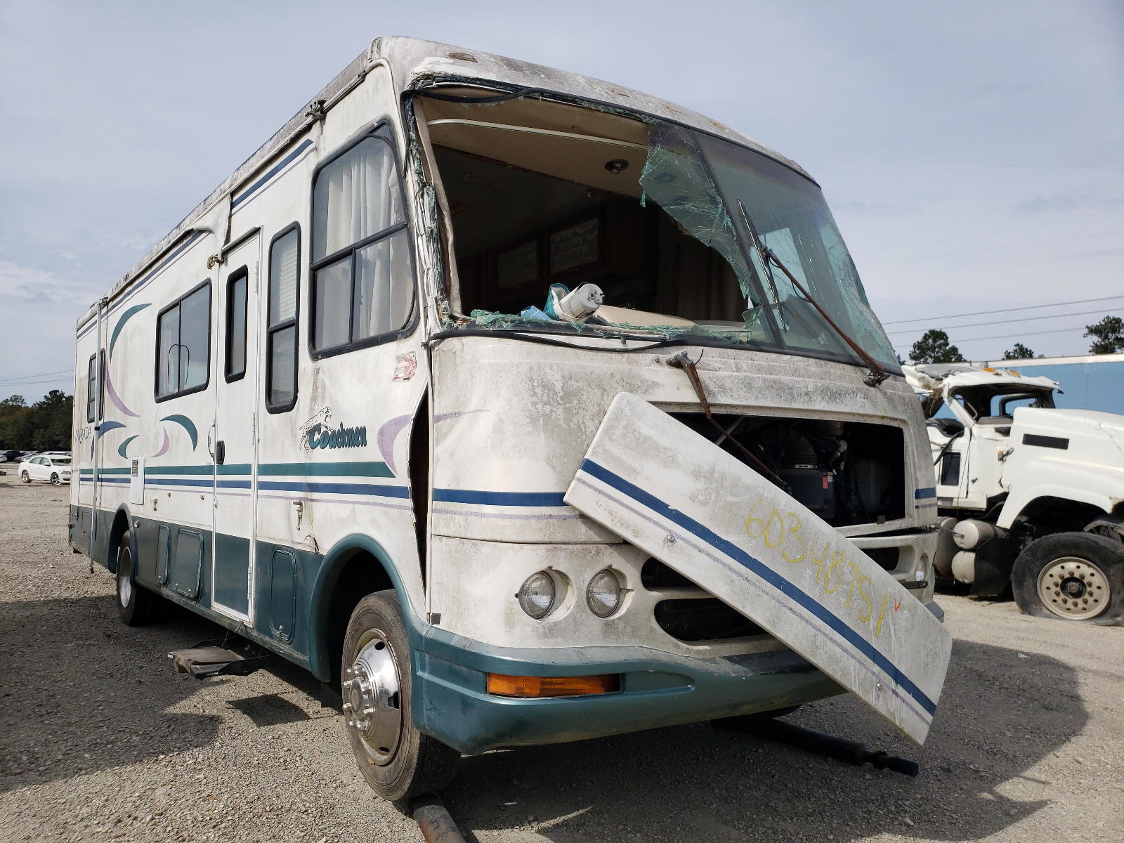 FORD F550 SUPER 1999 with VIN 3FCLF53S5XJA38015 - Photo from auction