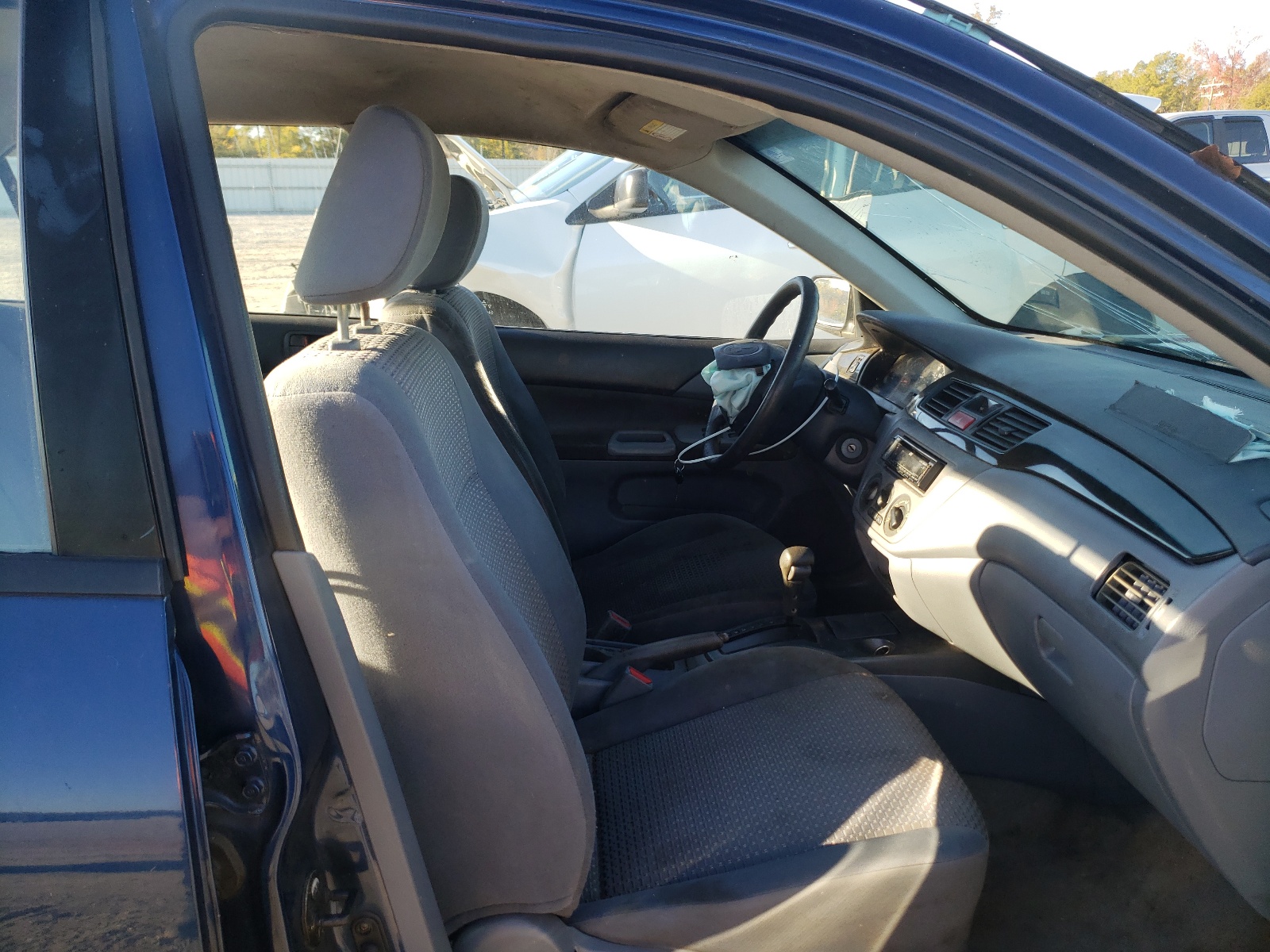 Photo 5 from auction – 2003 MITSUBISHI LANCER ES with VIN JA3AJ26EX3U089328