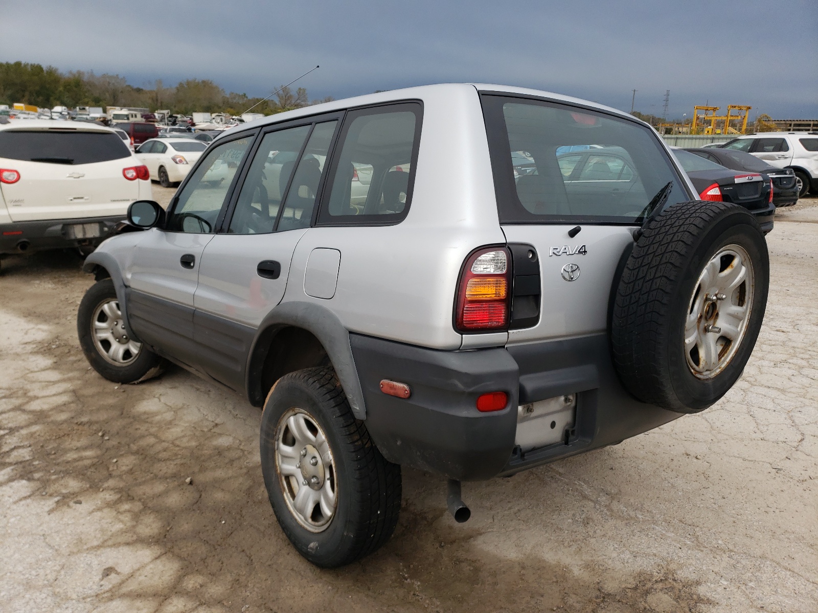 Photo 3 from auction – 1998 TOYOTA RAV4 with VIN JT3GP10V8W0031330