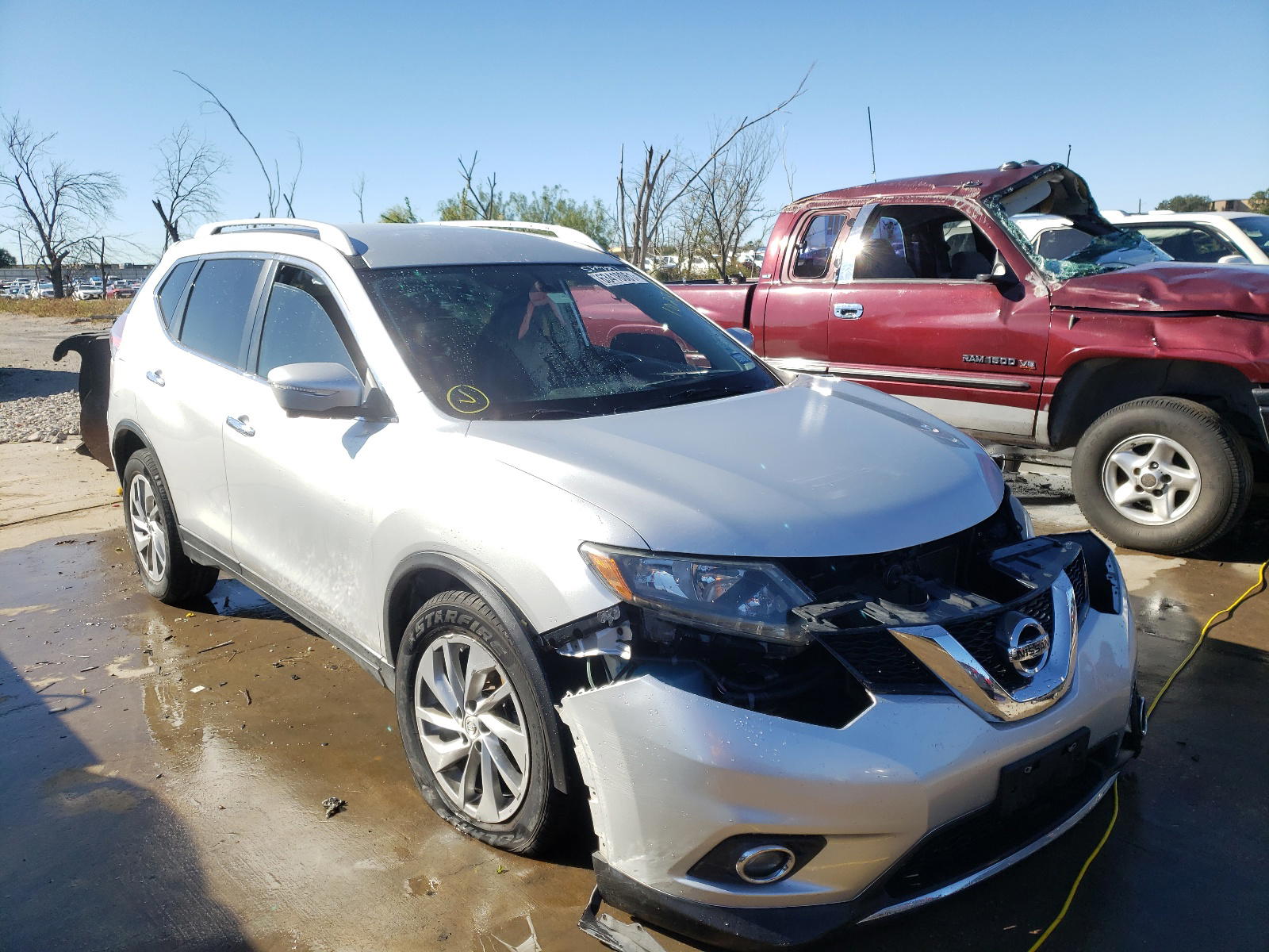 NISSAN ROGUE S 2014 with VIN 5N1AT2MVXEC750181 - Photo from auction