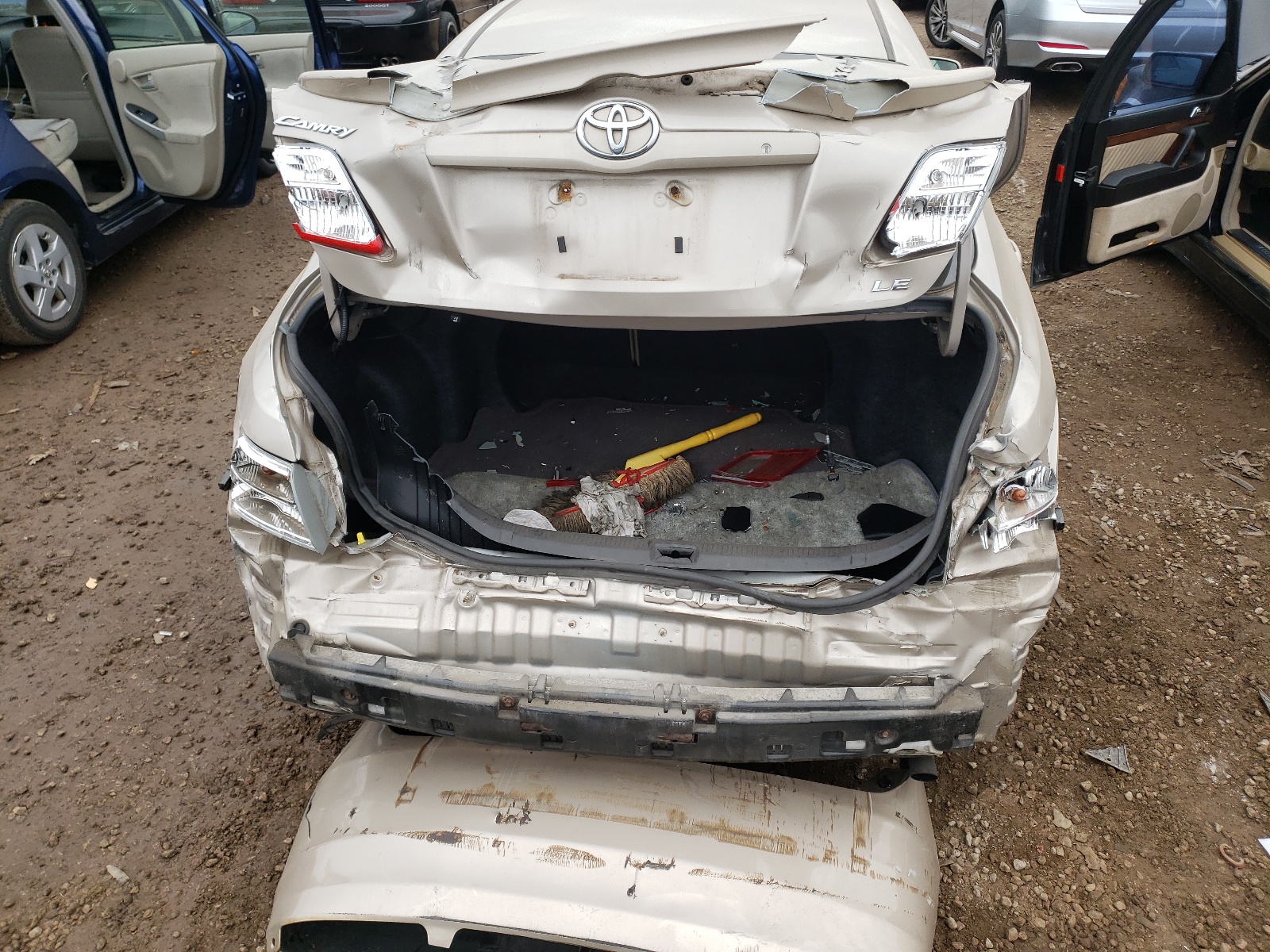 Photo 9 from auction – 2007 TOYOTA CAMRY CE with VIN 4T1BE46K47U557602