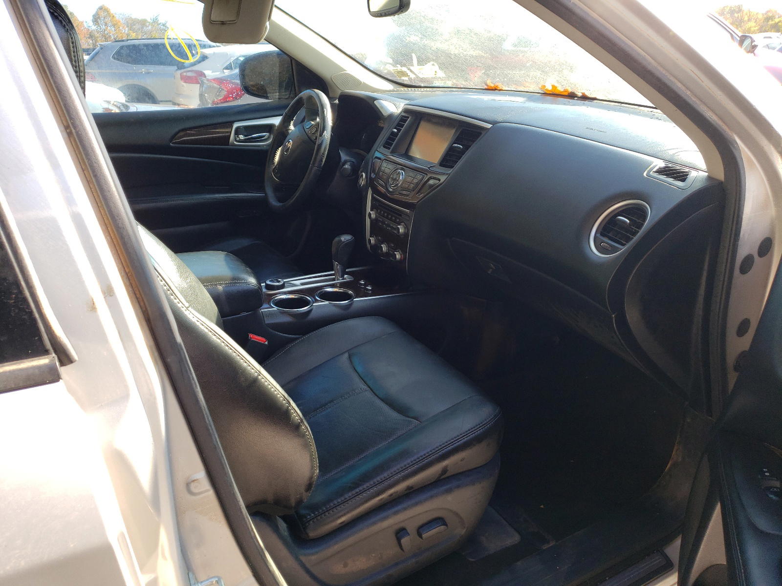 Photo 5 from auction – 2014 NISSAN PATHFINDER with VIN 5N1AR2MMXEC665041