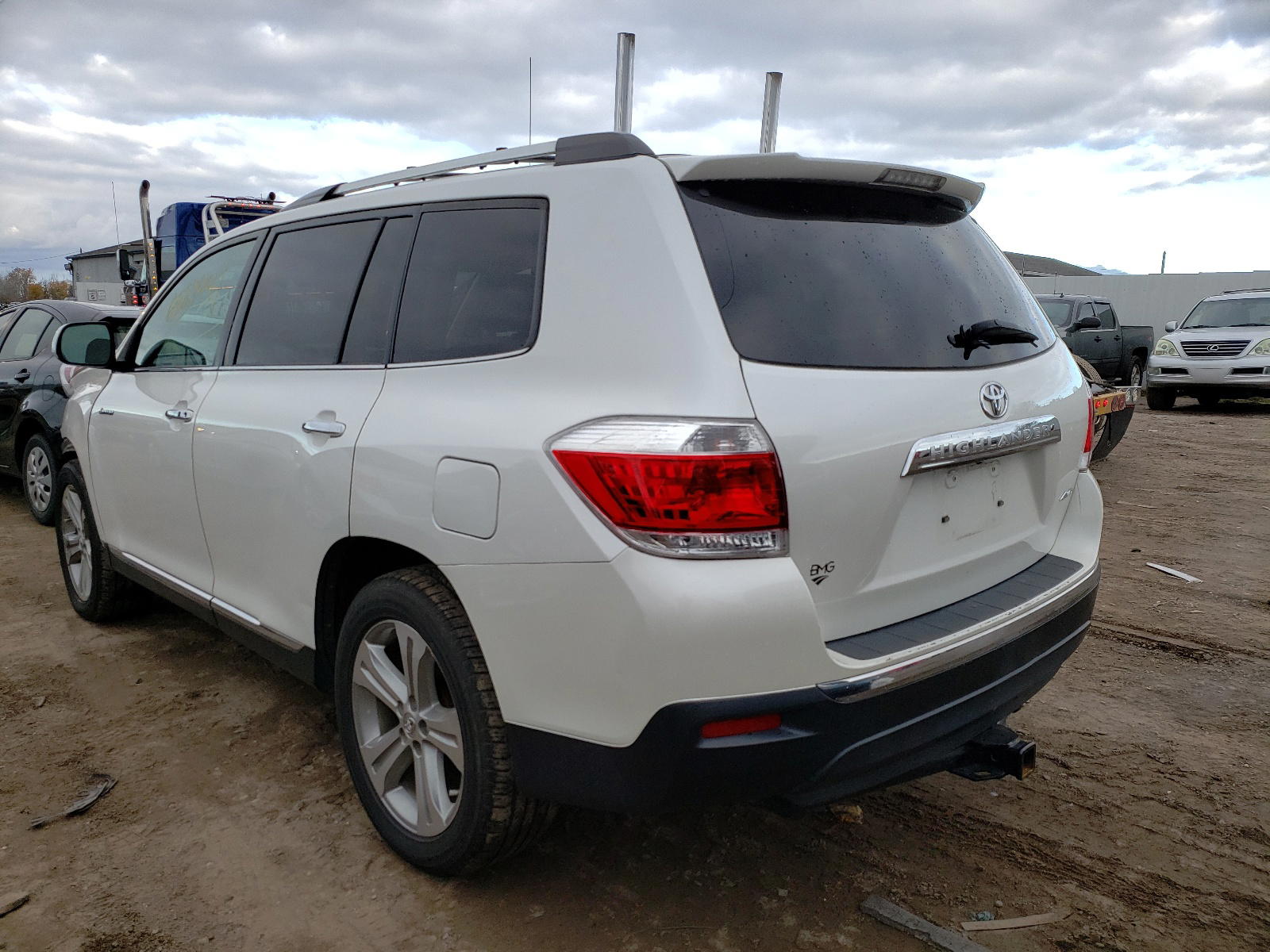 Photo 3 from auction – 2013 TOYOTA HIGHLANDER with VIN 5TDDK3EH3DS225348
