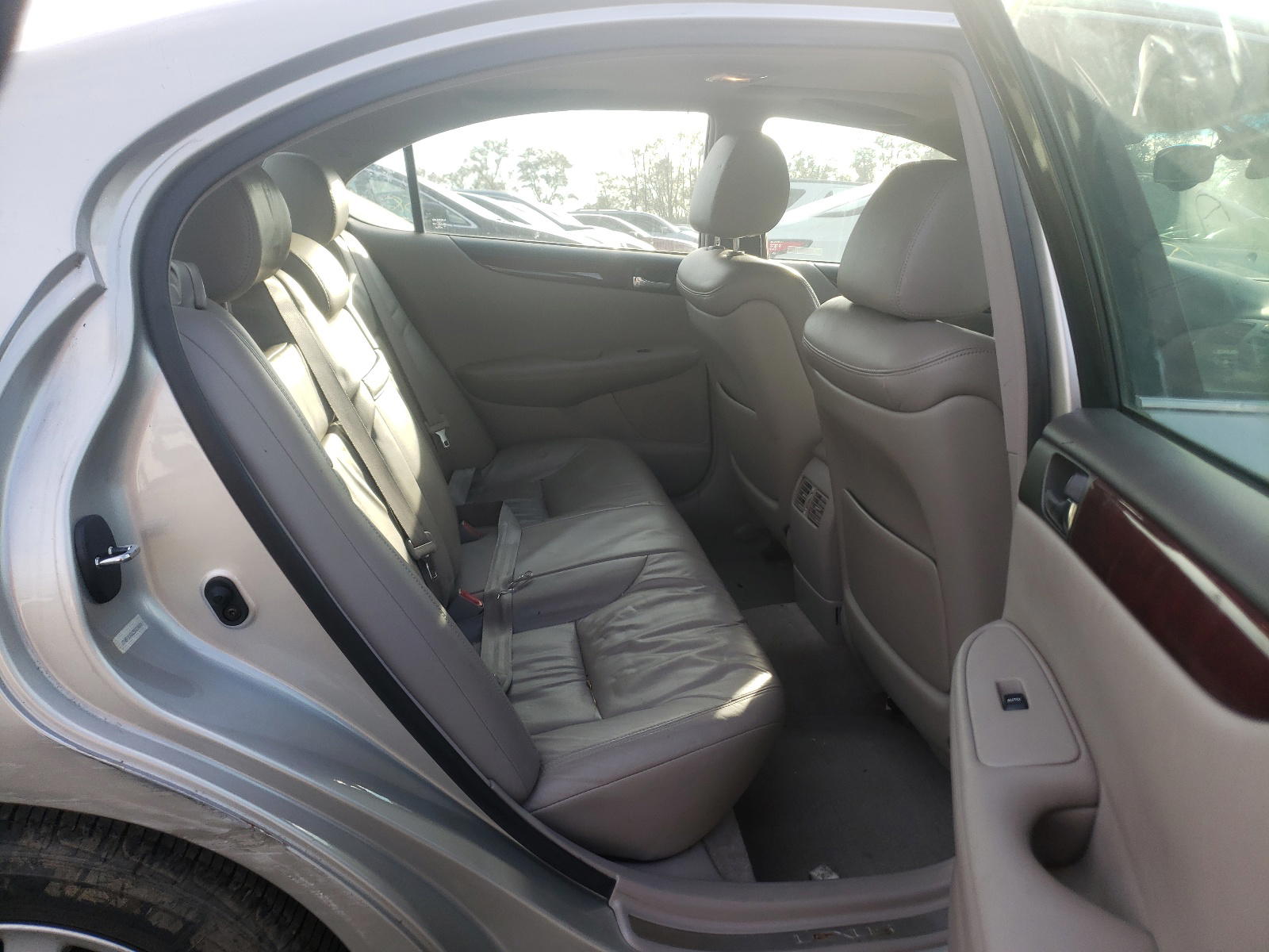 Photo 6 from auction – 2002 LEXUS ES 300 with VIN JTHBF30G025028889