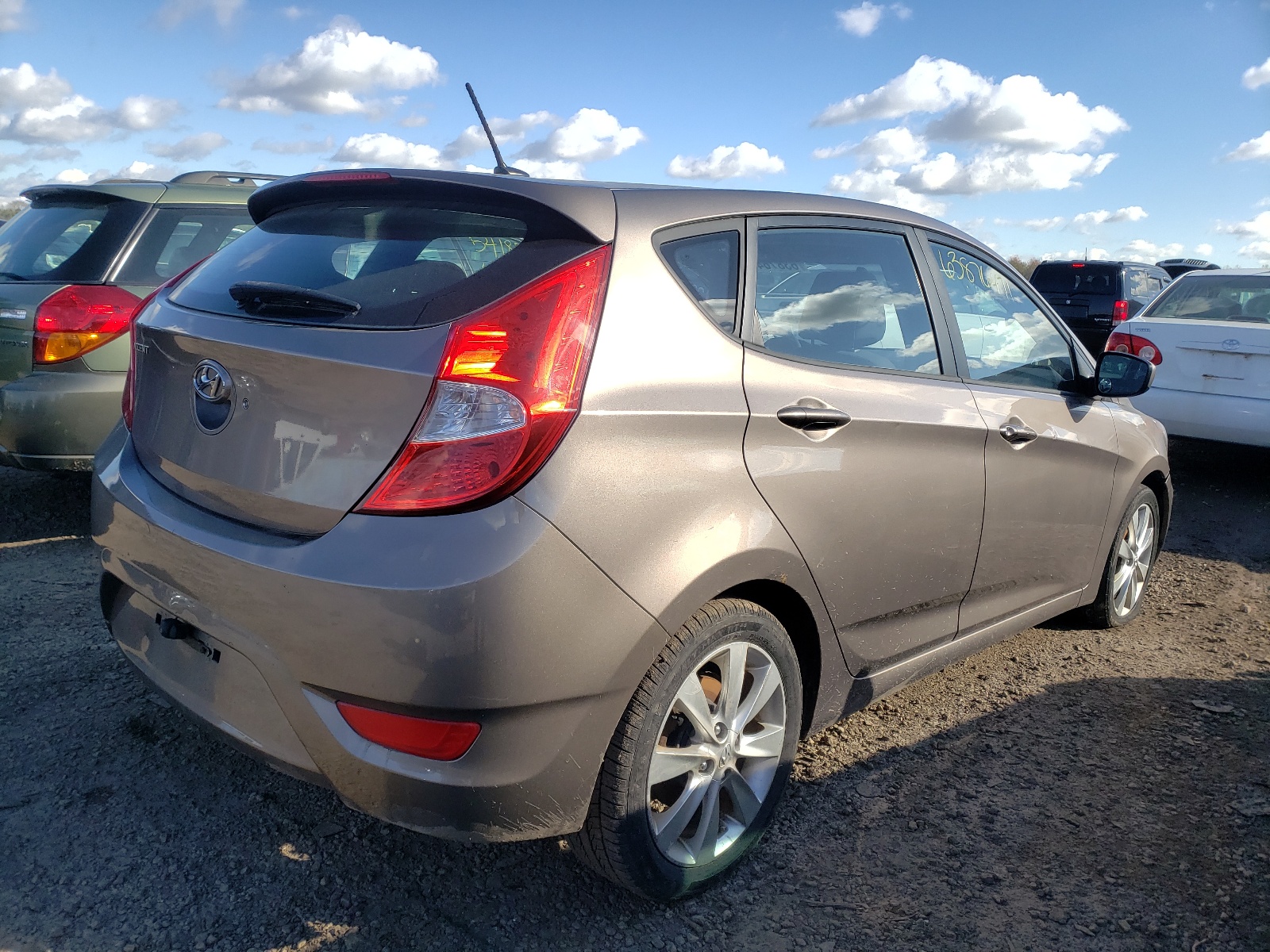 Photo 4 from auction – 2012 HYUNDAI ACCENT GLS with VIN KMHCU5AE5CU006233