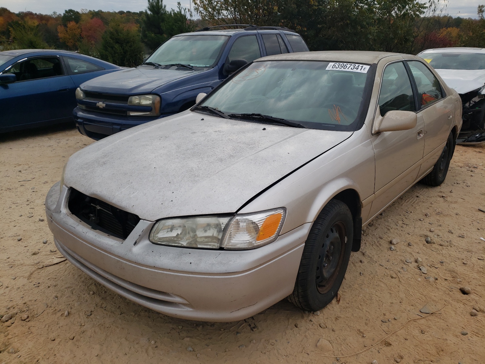 Photo 2 from auction – 2000 TOYOTA CAMRY with VIN 4T1BG22K6YU740019