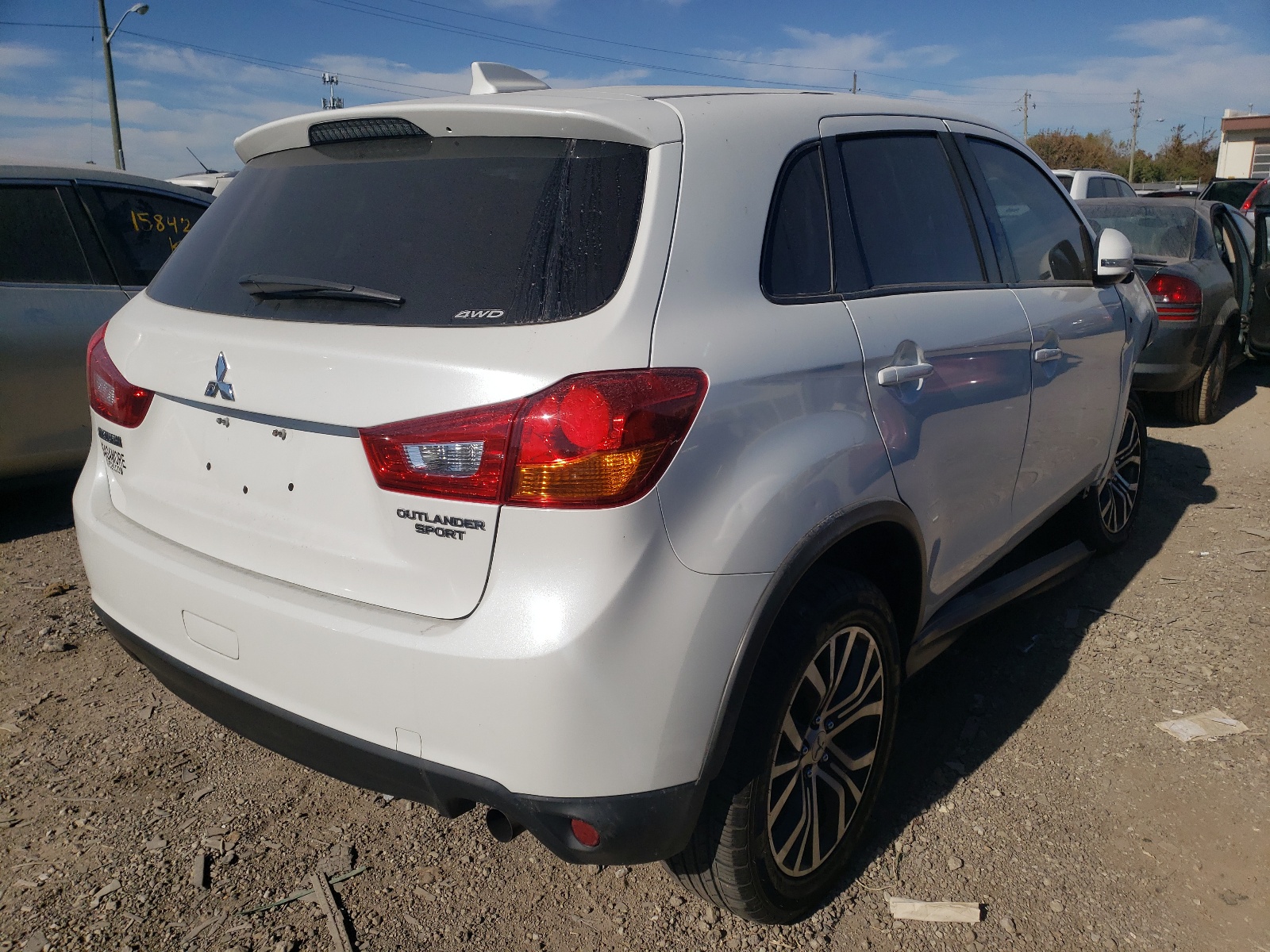 Photo 4 from auction – 2017 MITSUBISHI OUTLANDER with VIN JA4AR3AU9HZ046148