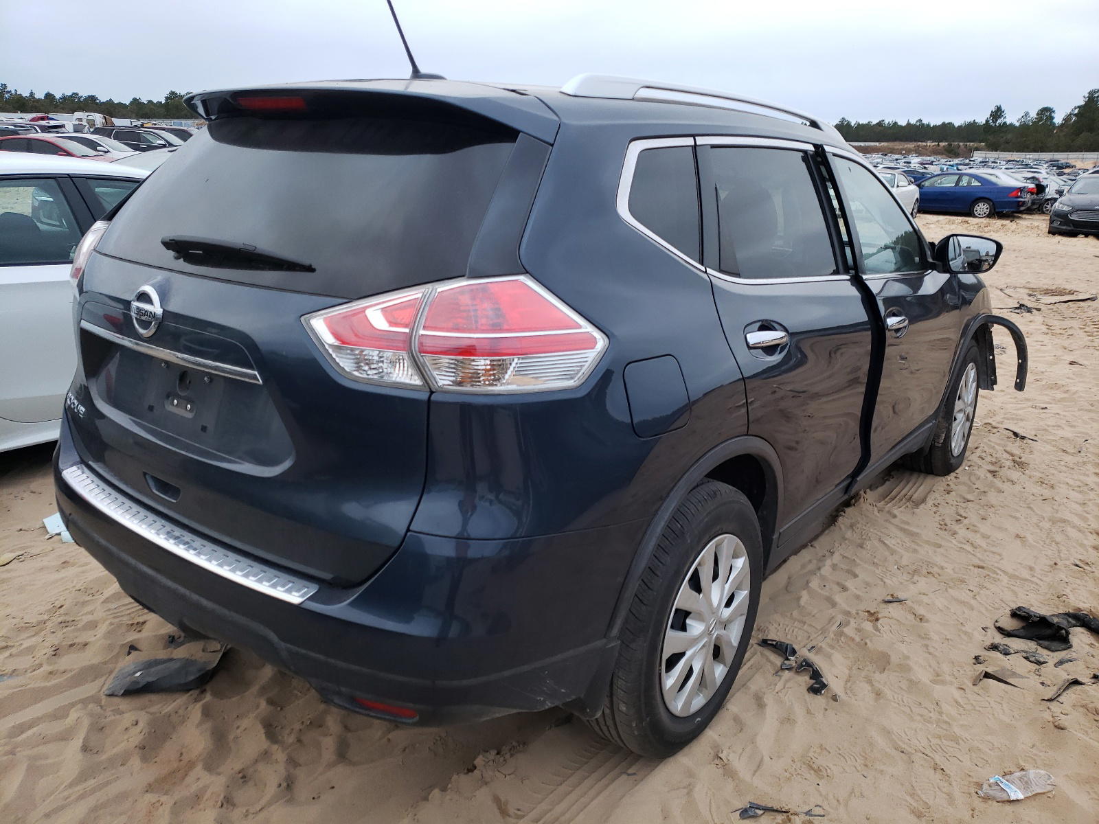 Photo 4 from auction – 2016 NISSAN ROGUE S with VIN KNMAT2MT8GP594561