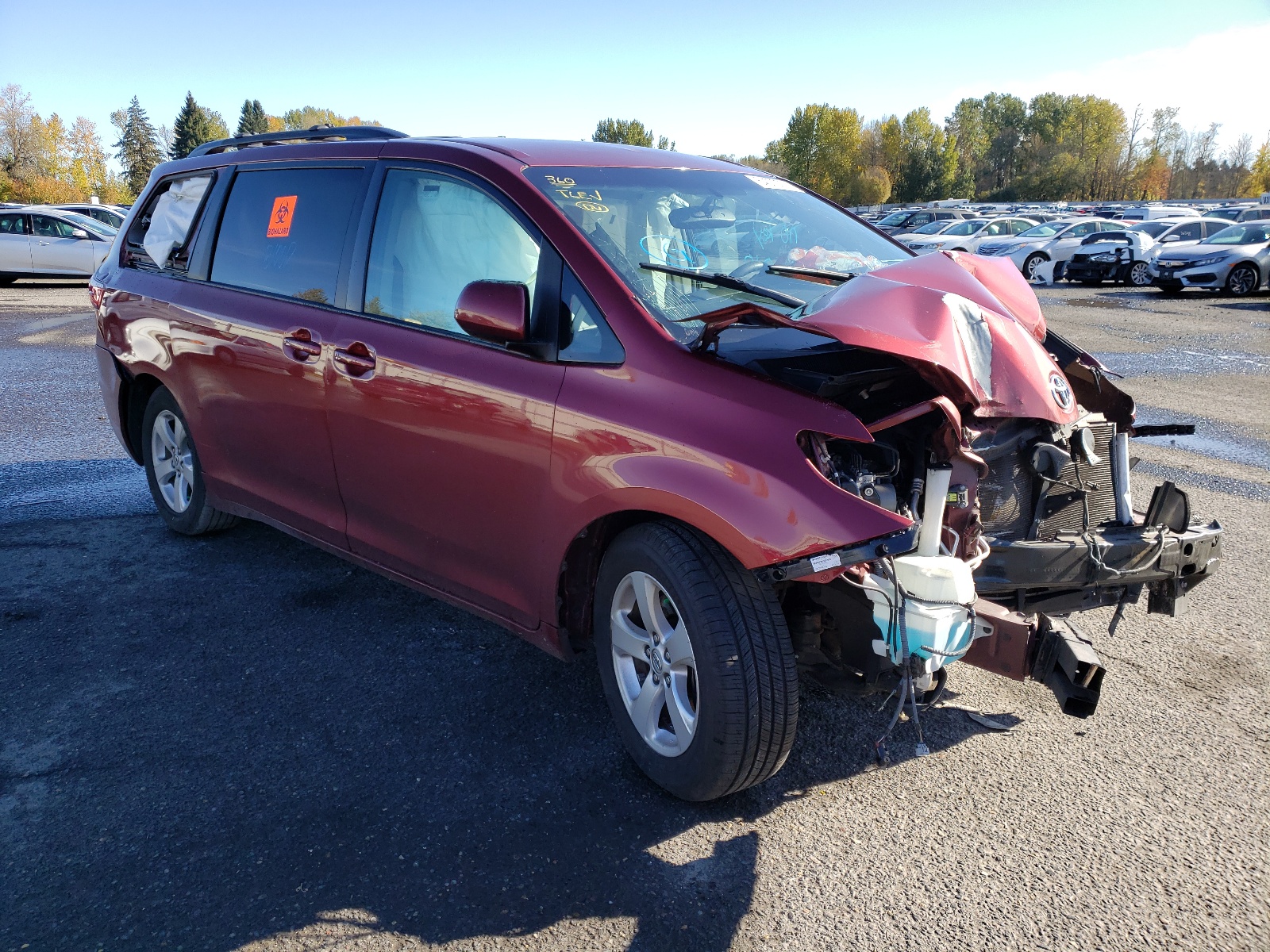 TOYOTA SIENNA LE 2017 with VIN 5TDKZ3DC6HS809029 - Photo from auction