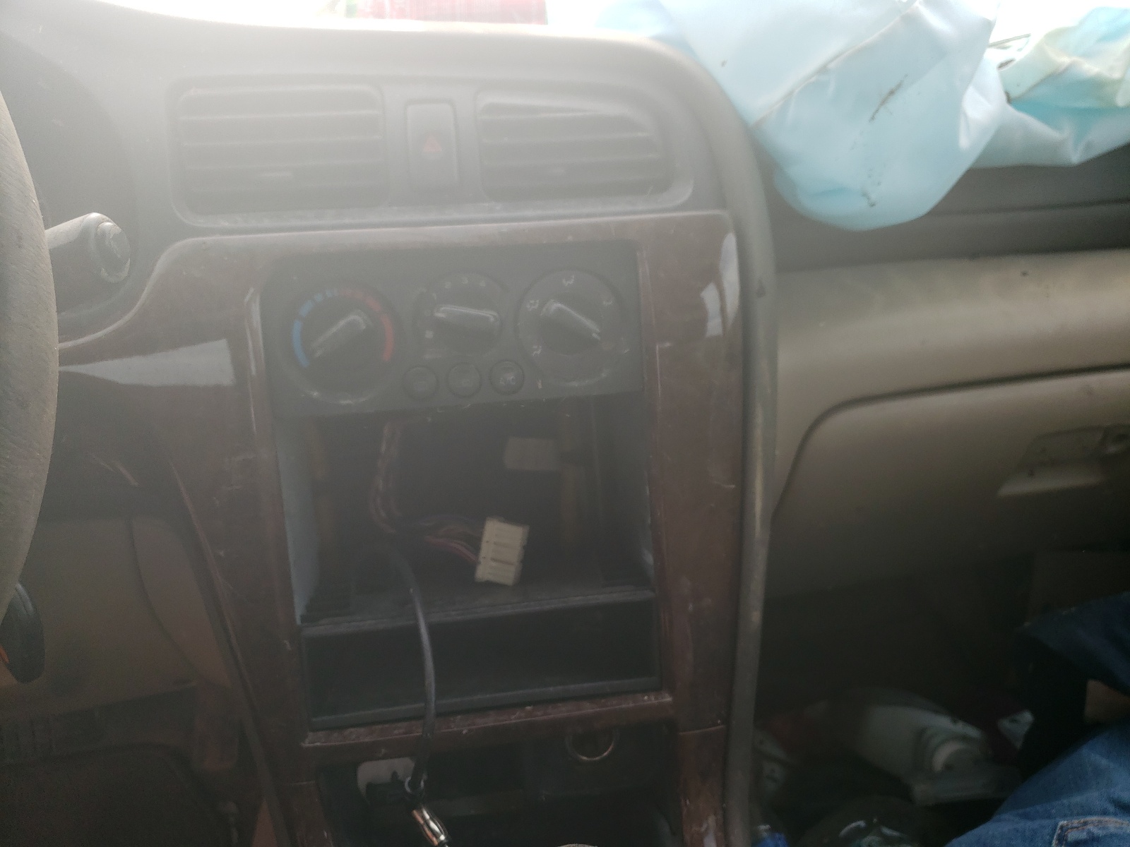 Photo 9 from auction – 2003 SUBARU LEGACY OUT with VIN 4S3BH675137633186