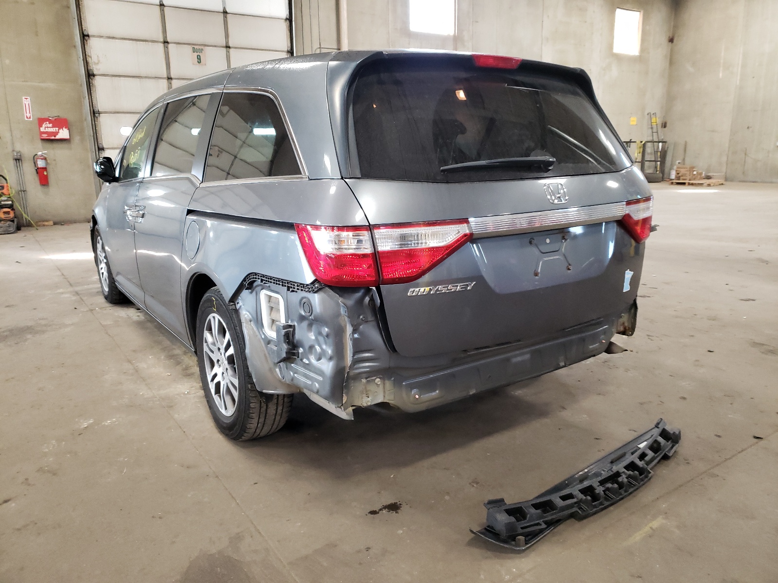 Photo 3 from auction – 2011 HONDA ODYSSEY EX with VIN 5FNRL5H43BB044078