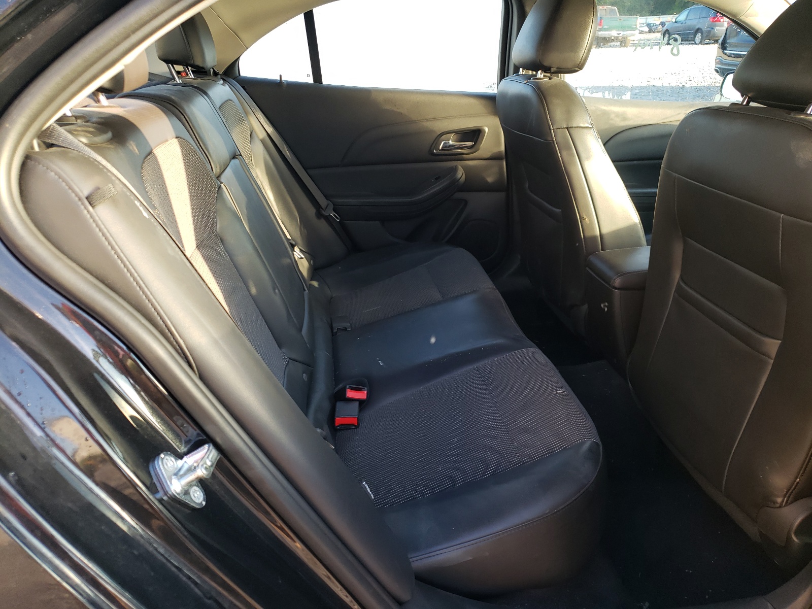 Photo 6 from auction – 2015 CHEVROLET MALIBU 1LT with VIN 1G11C5SL4FF333834