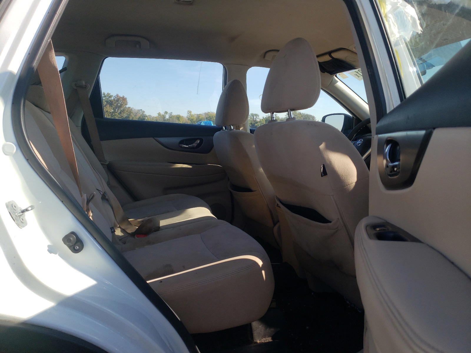 Photo 6 from auction – 2016 NISSAN ROGUE S with VIN KNMAT2MT6GP613897