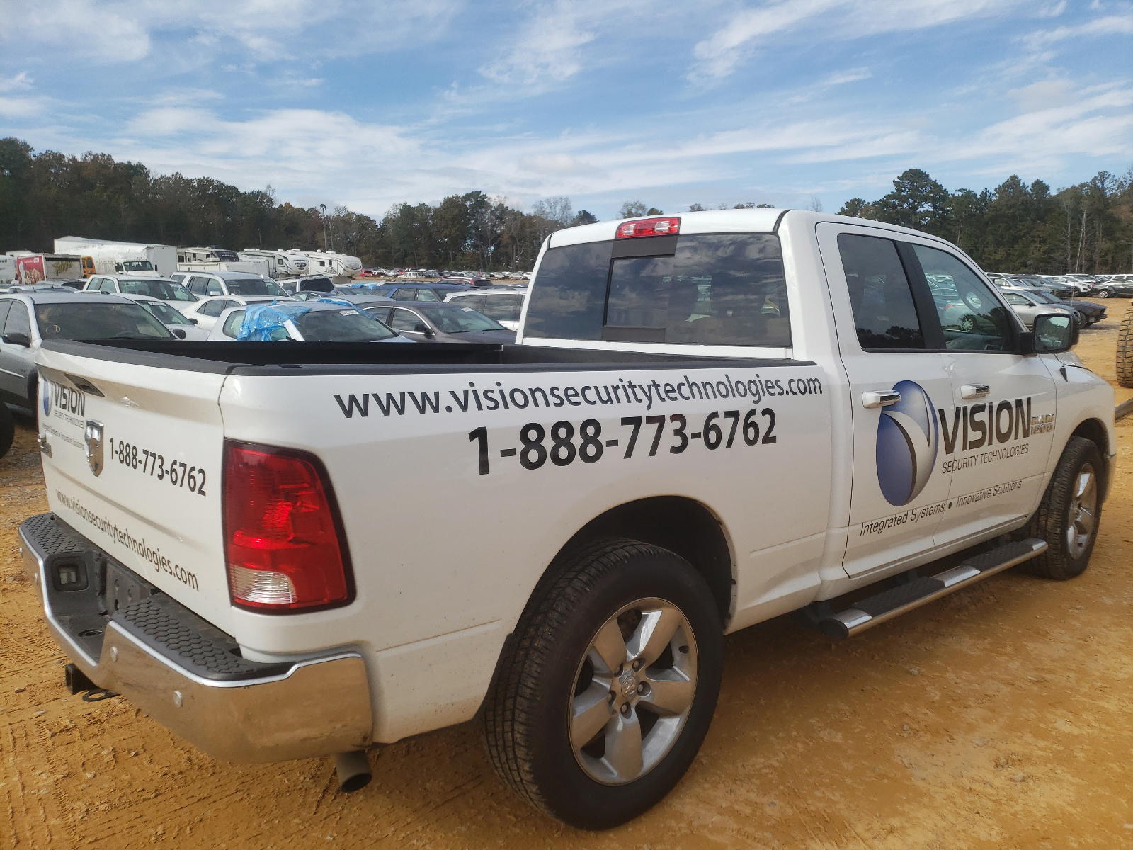 Photo 4 from auction – 2017 RAM 1500 SLT with VIN 1C6RR6GG2HS639345