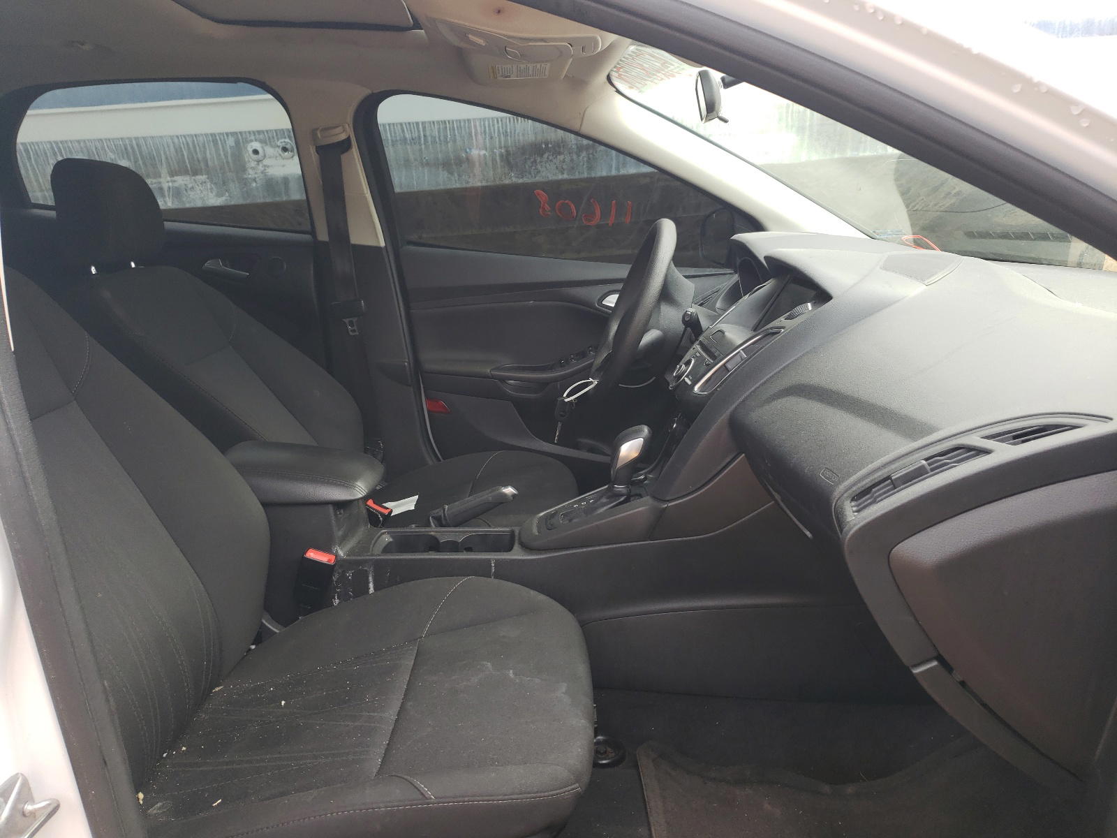 Photo 5 from auction – 2017 FORD FOCUS SEL with VIN 1FADP3M20HL224721