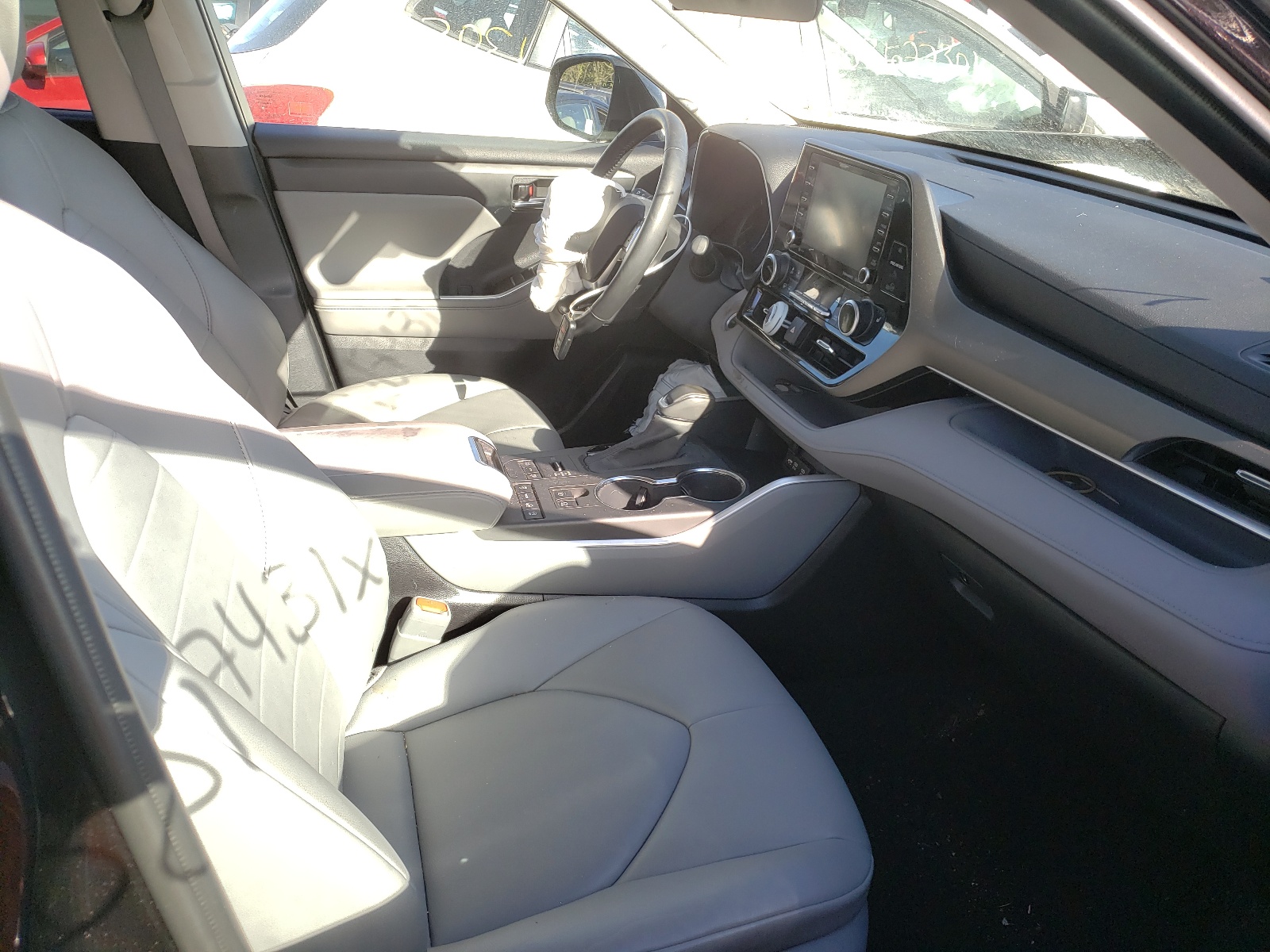 Photo 5 from auction – 2020 TOYOTA HIGHLANDER with VIN 5TDGZRBH7LS031260