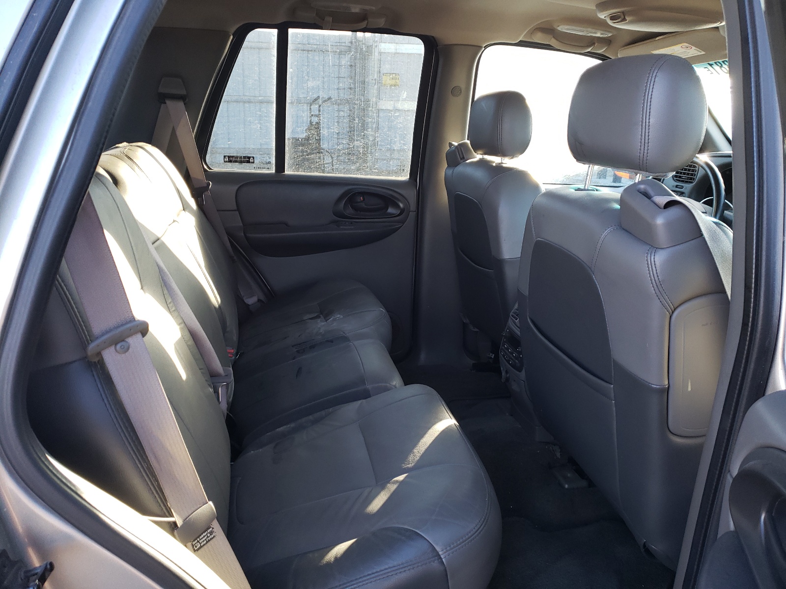 Photo 6 from auction – 2002 CHEVROLET TRAILBLAZE with VIN 1GNDT13S722243704