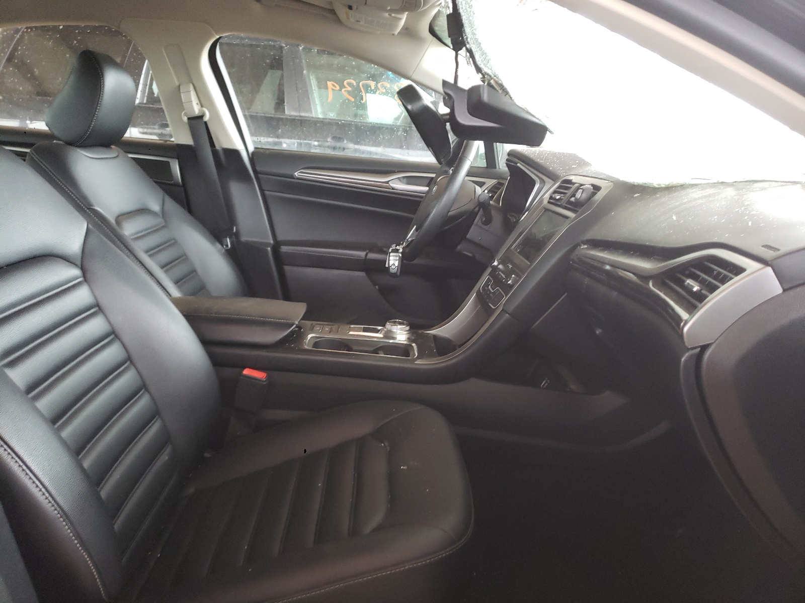 Photo 5 from auction – 2020 FORD FUSION SEL with VIN 3FA6P0CD3LR177897