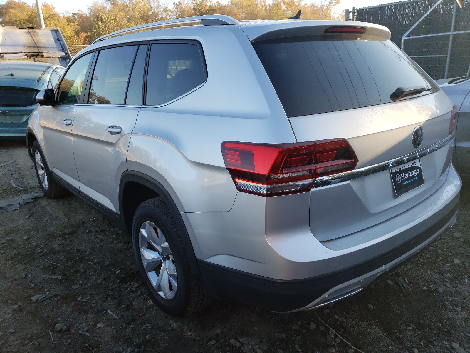 Photo 3 from auction – 2018 VOLKSWAGEN ATLAS with VIN 1V2BR2CA0JC500981