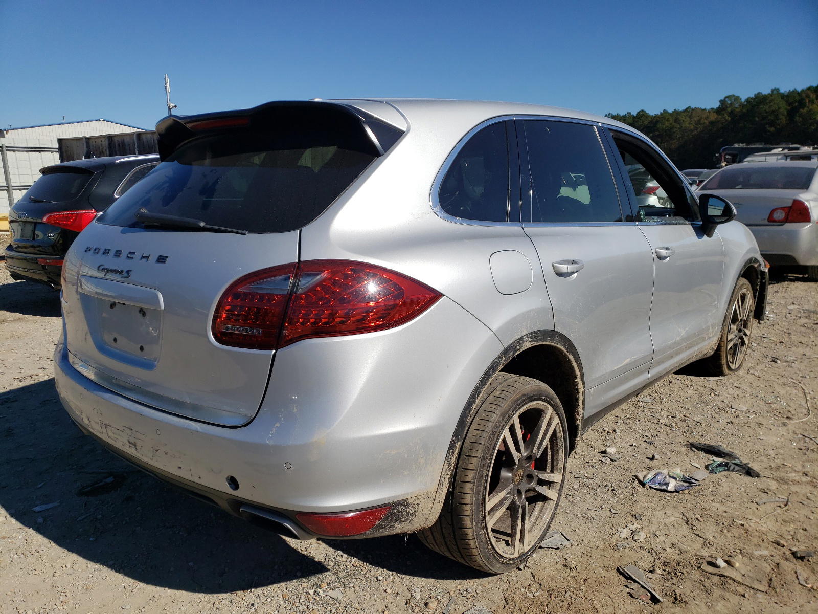 Photo 4 from auction – 2011 PORSCHE CAYENNE S with VIN WP1AB2A27BLA46242