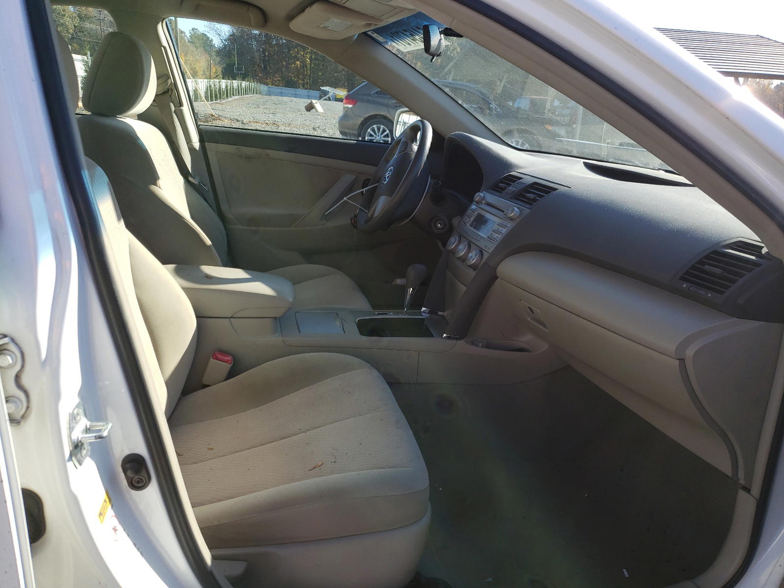Photo 5 from auction – 2011 TOYOTA CAMRY BASE with VIN 4T1BF3EKXBU632269