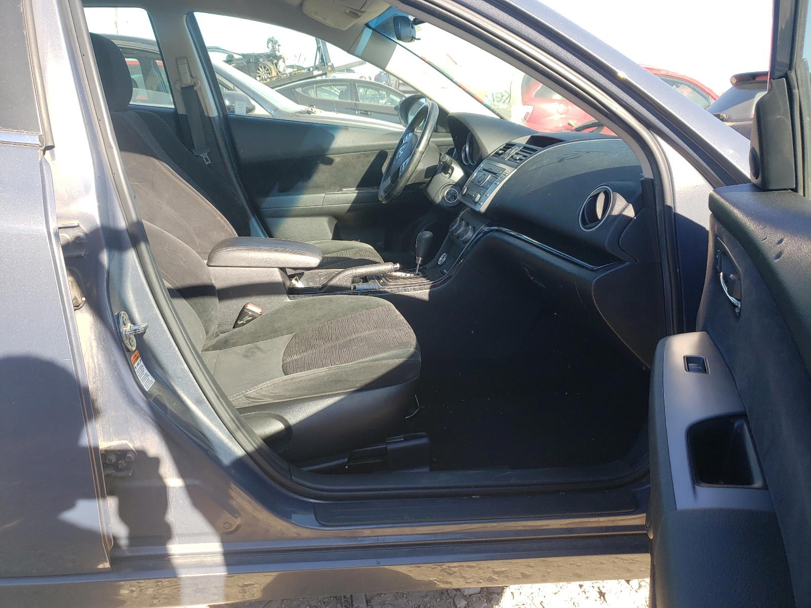 Photo 5 from auction – 2009 MAZDA 6 I with VIN 1YVHP82A295M33753