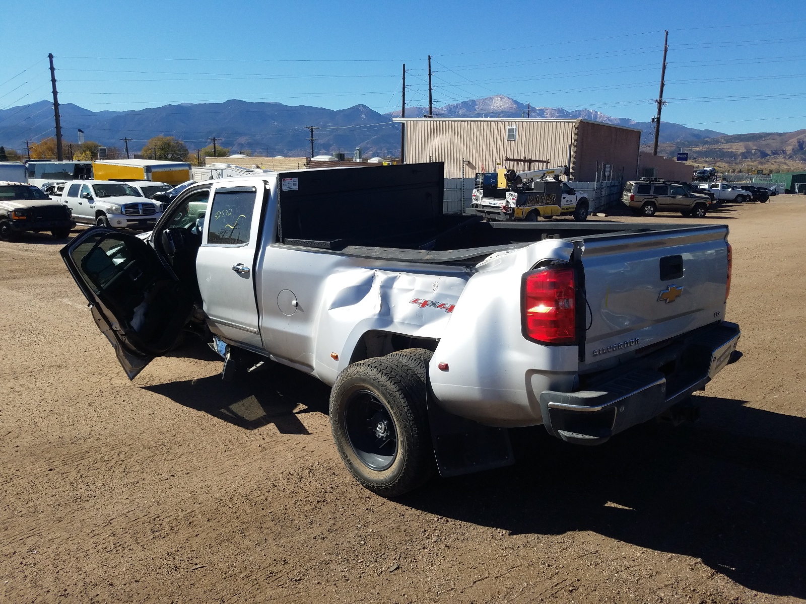 Photo 3 from auction – 2015 CHEVROLET SILVERADO with VIN 1GC4K0C88FF629508