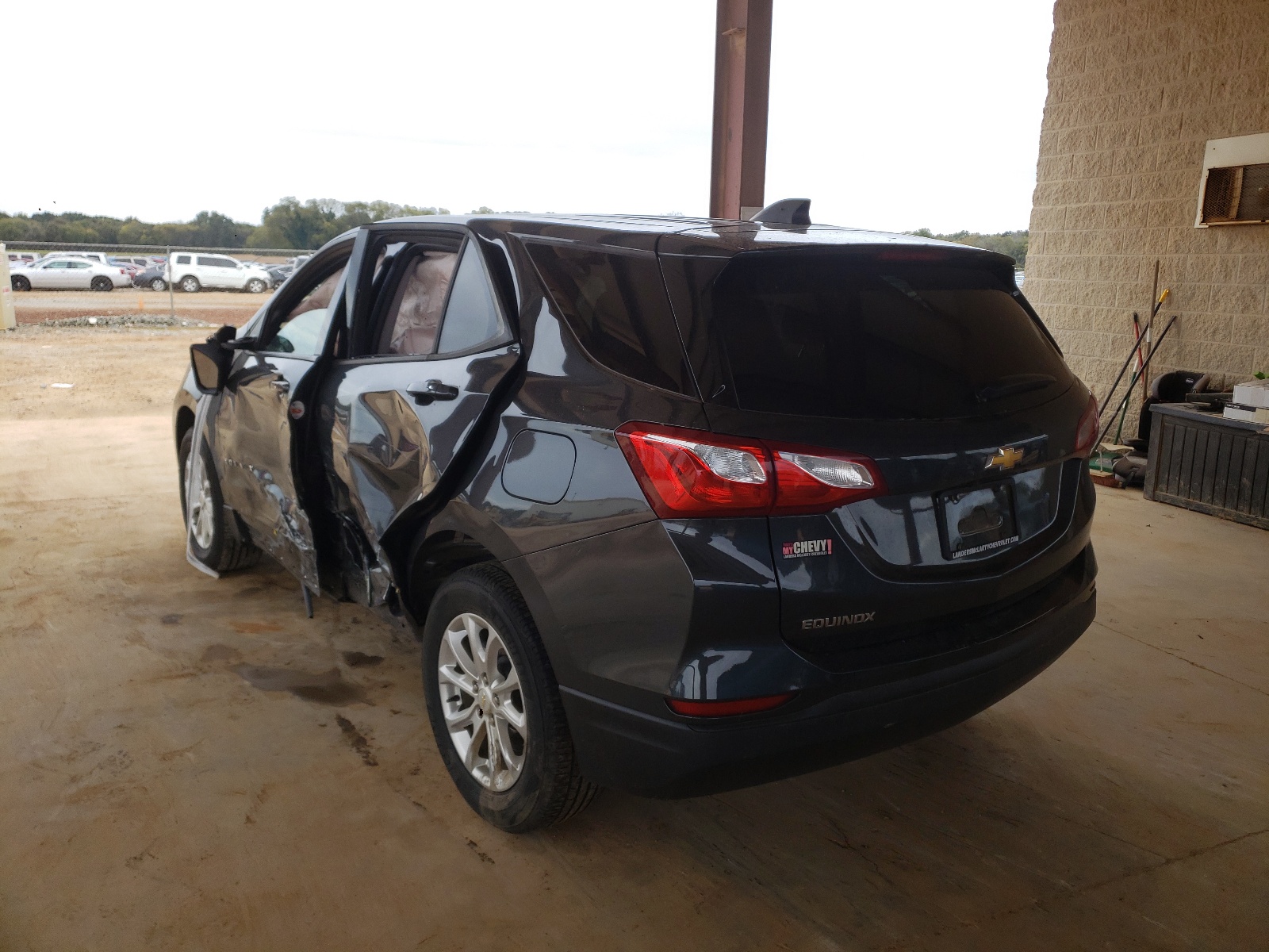 Photo 3 from auction – 2019 CHEVROLET EQUINOX LS with VIN 2GNAXHEV0K6301453