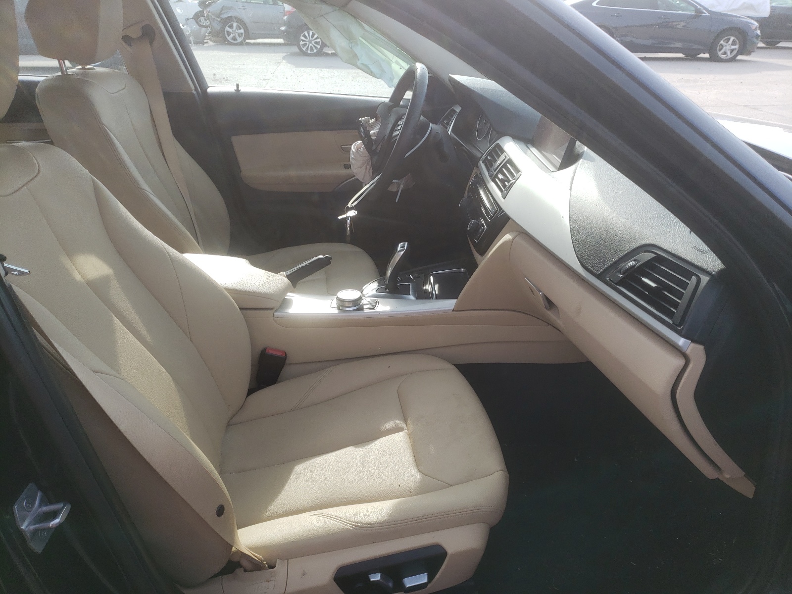 Photo 5 from auction – 2017 BMW 320 I with VIN WBA8E1G31HNU17701