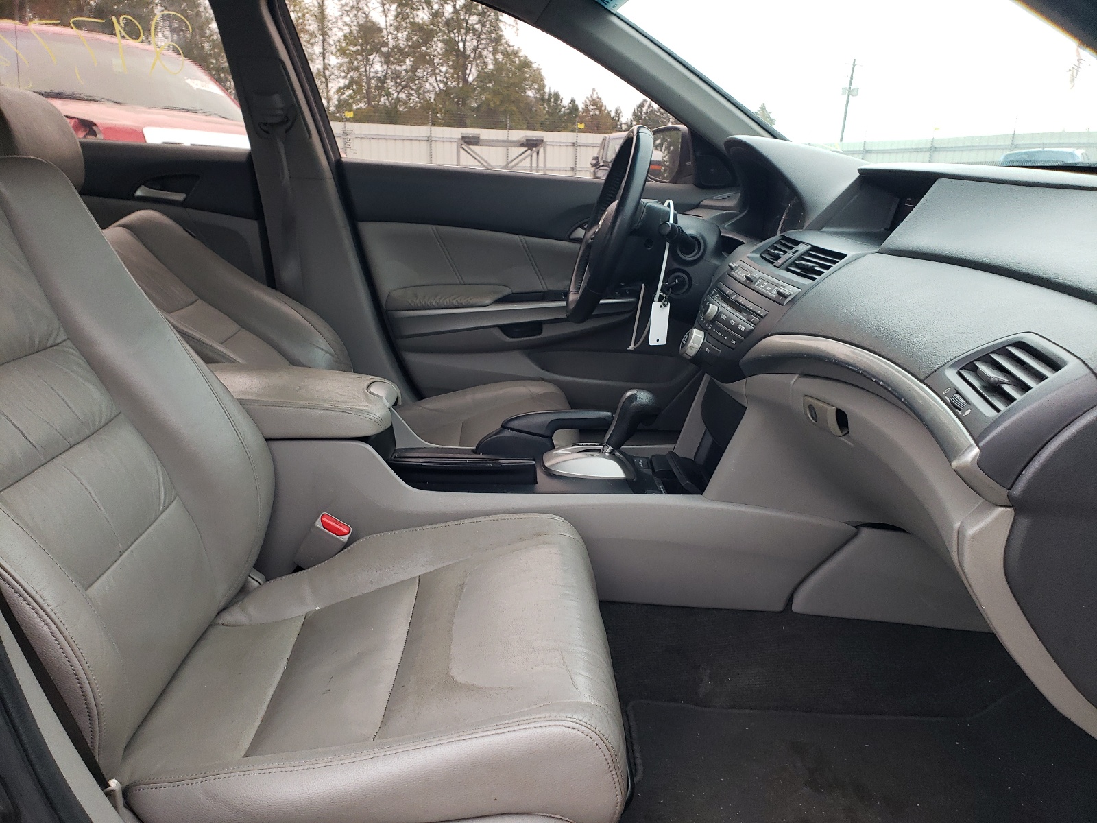 Photo 5 from auction – 2010 HONDA ACCORD EXL with VIN 1HGCP2F87AA167230