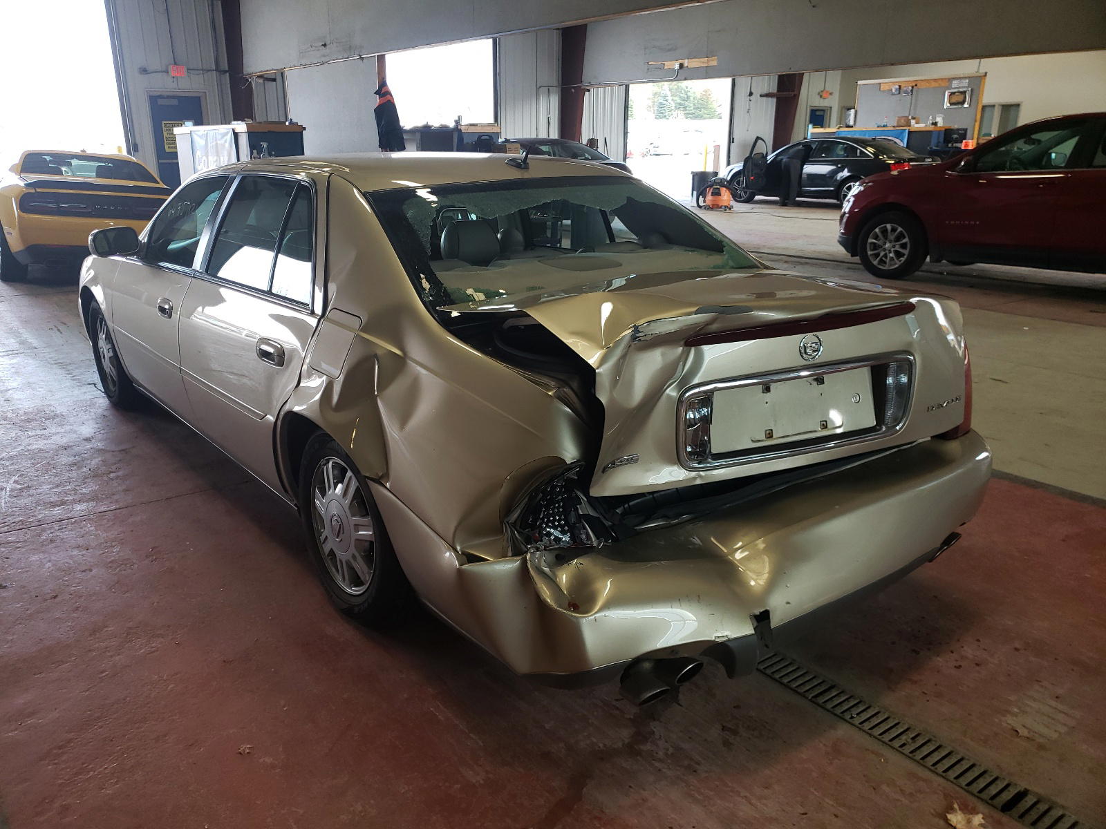 Photo 3 from auction – 2005 CADILLAC DEVILLE with VIN 1G6KD54Y75U223889
