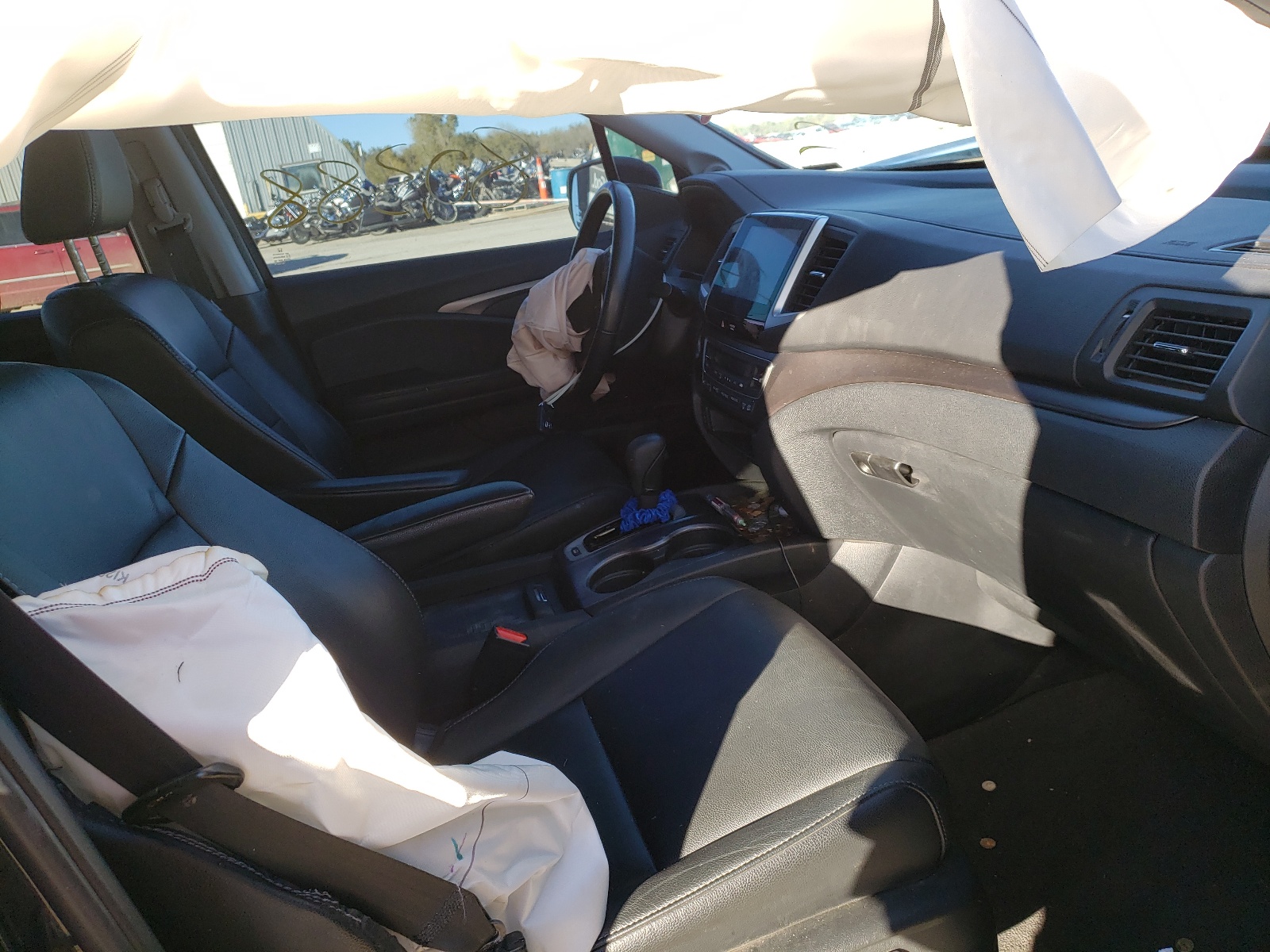 Photo 5 from auction – 2016 HONDA PILOT EXL with VIN 5FNYF6H5XGB023401