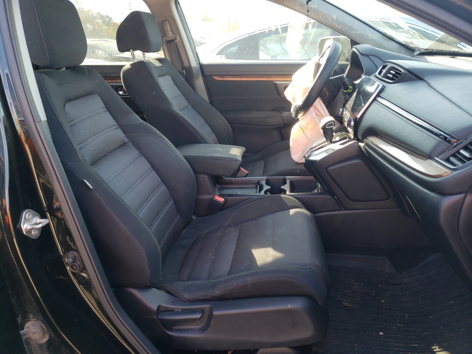 Photo 5 from auction – 2019 HONDA CR-V EX with VIN 7FARW1H54KE014388
