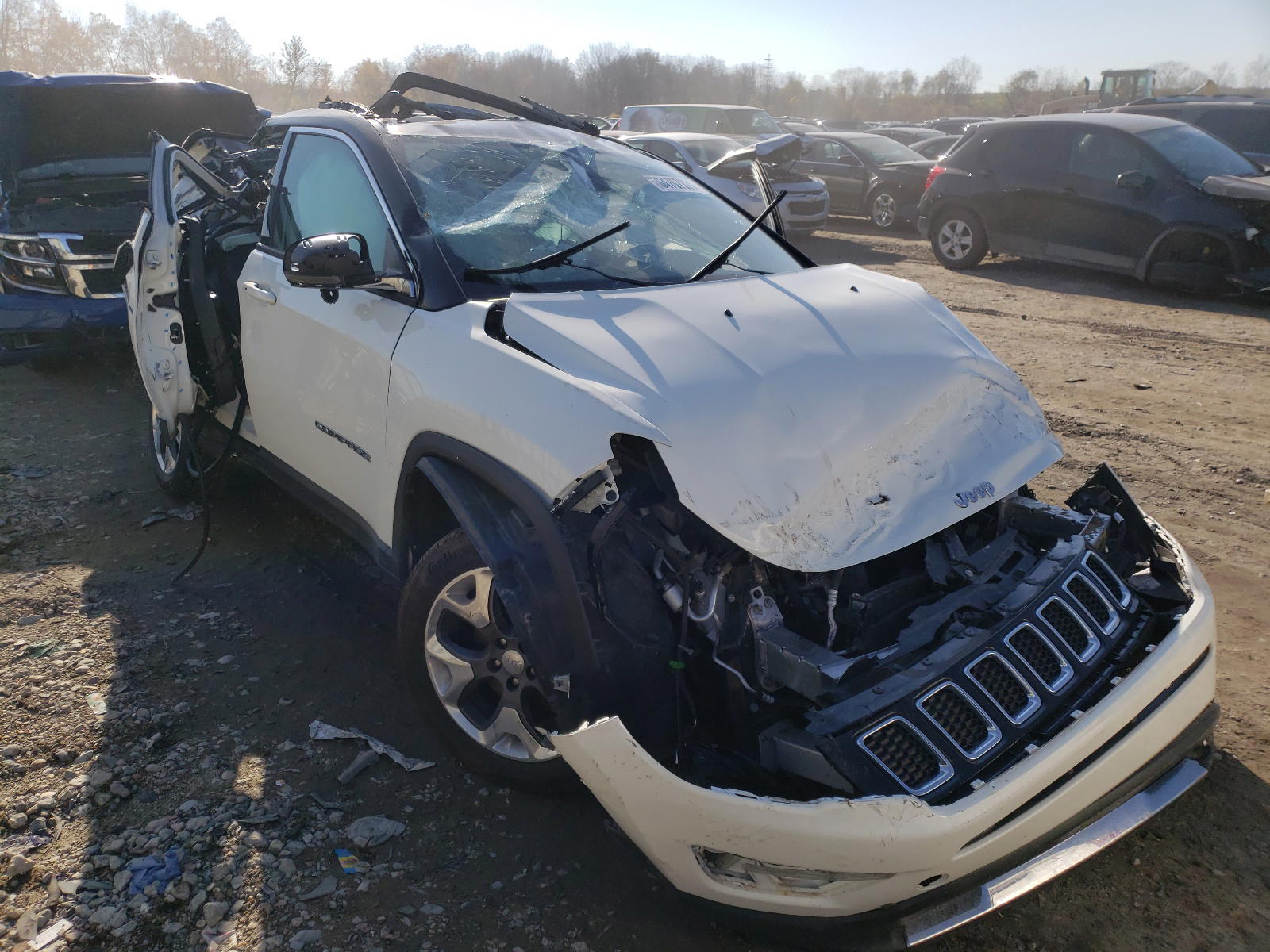 JEEP COMPASS LI 2018 with VIN 3C4NJDCB5JT402544 - Photo from auction