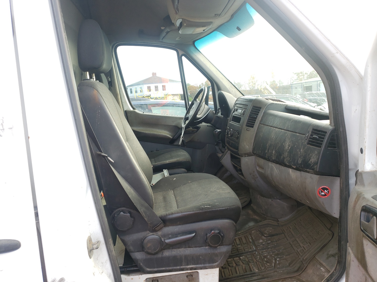 Photo 5 from auction – 2012 MERCEDES-BENZ SPRINTER 2 with VIN WD3PE7CC6C5684701