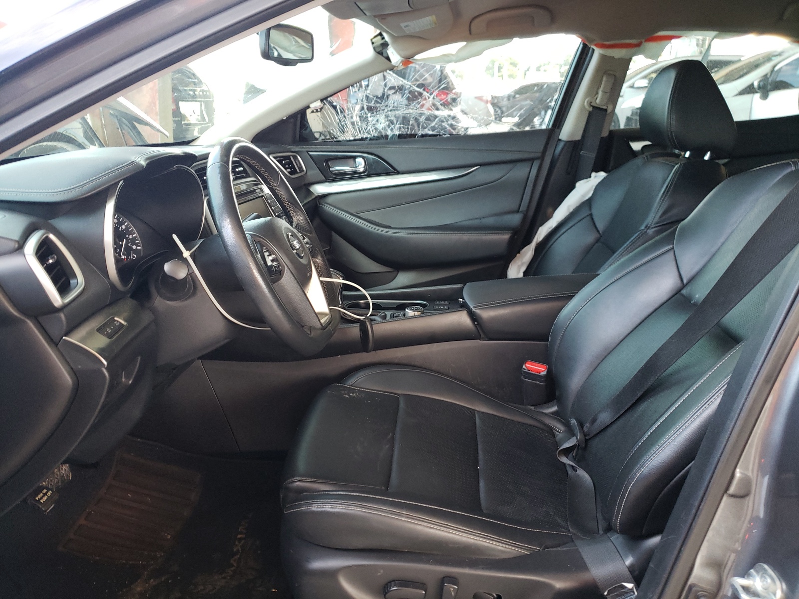 Photo 5 from auction – 2019 NISSAN MAXIMA S with VIN 1N4AA6AV2KC370582