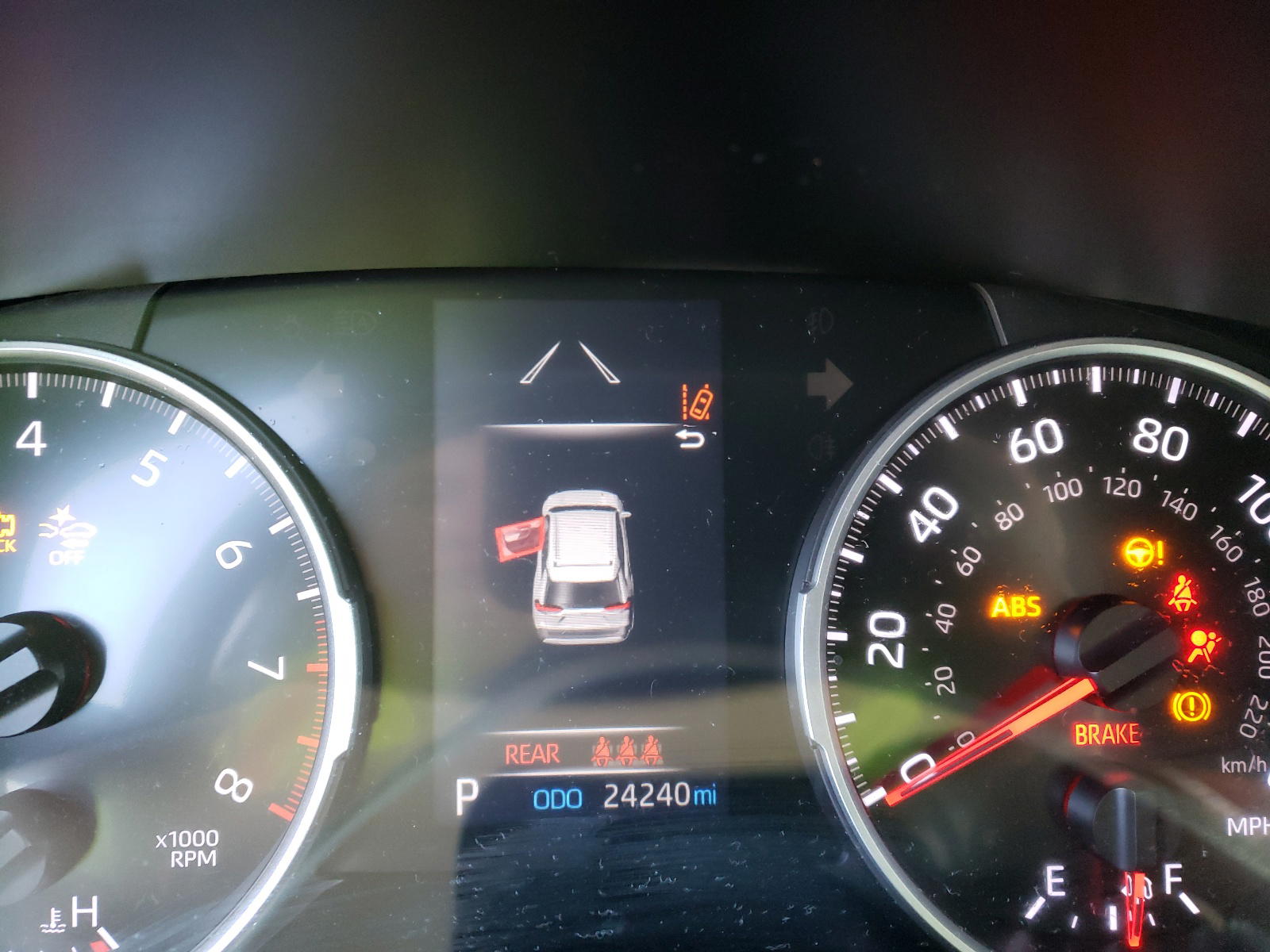 Photo 8 from auction – 2019 TOYOTA RAV4 with VIN 2T3F1RFV6KW022002