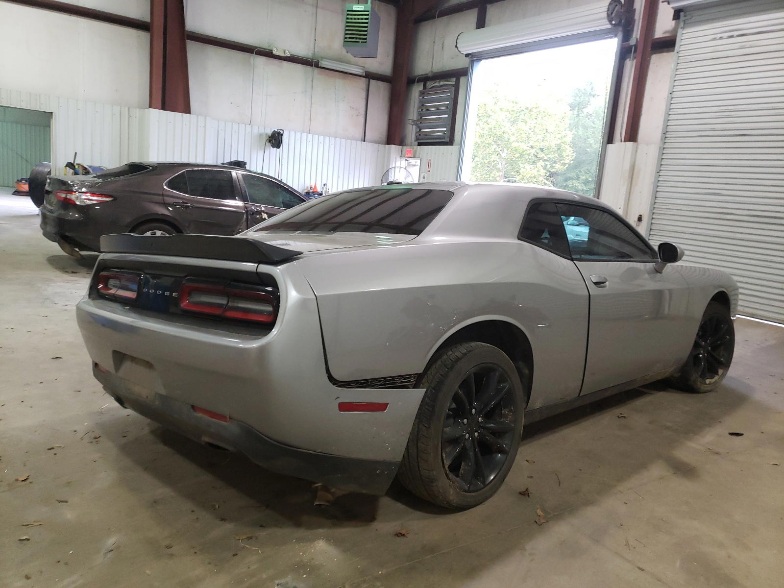 Photo 4 from auction – 2016 DODGE CHALLENGER with VIN 2C3CDZAG5GH337873