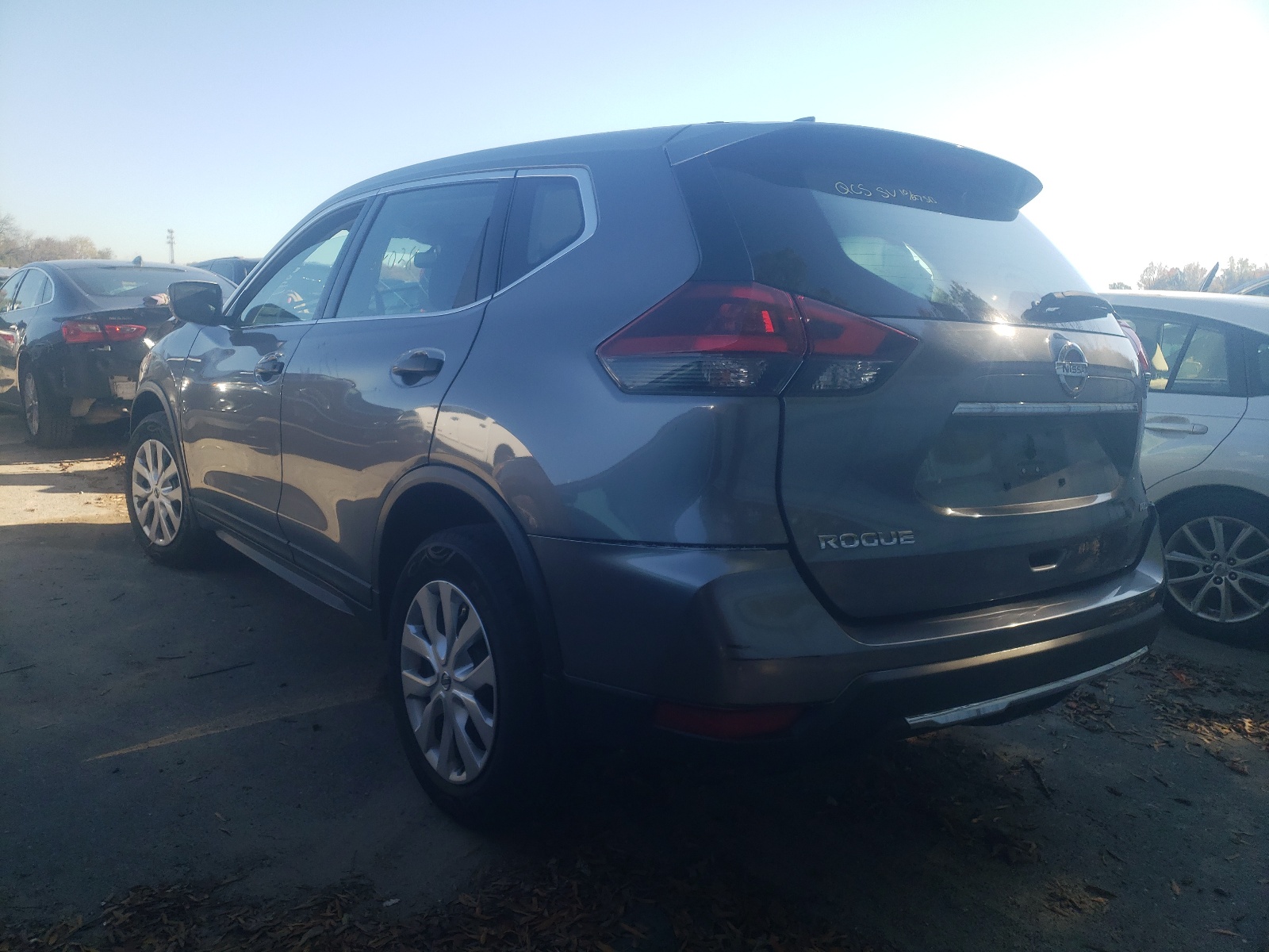 Photo 3 from auction – 2018 NISSAN ROGUE S with VIN KNMAT2MV7JP572981