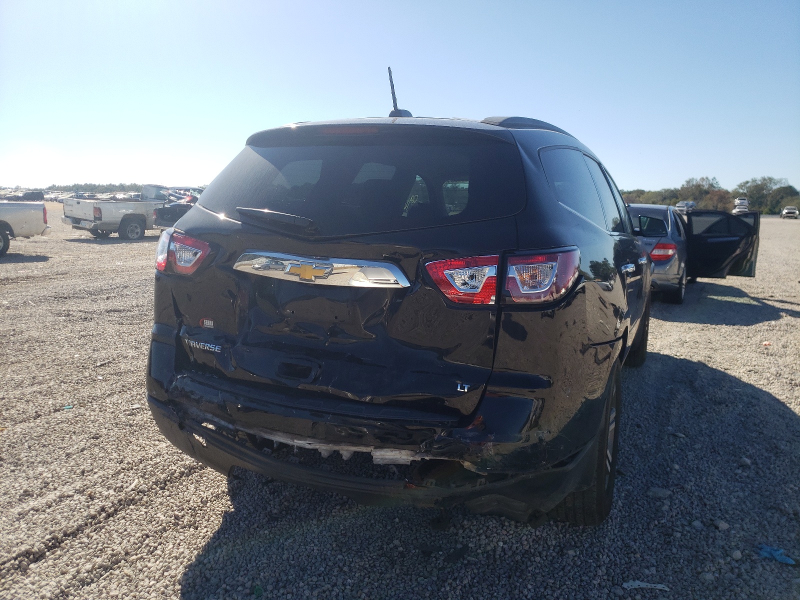 Photo 9 from auction – 2017 CHEVROLET TRAVERSE L with VIN 1GNKRGKD2HJ193806
