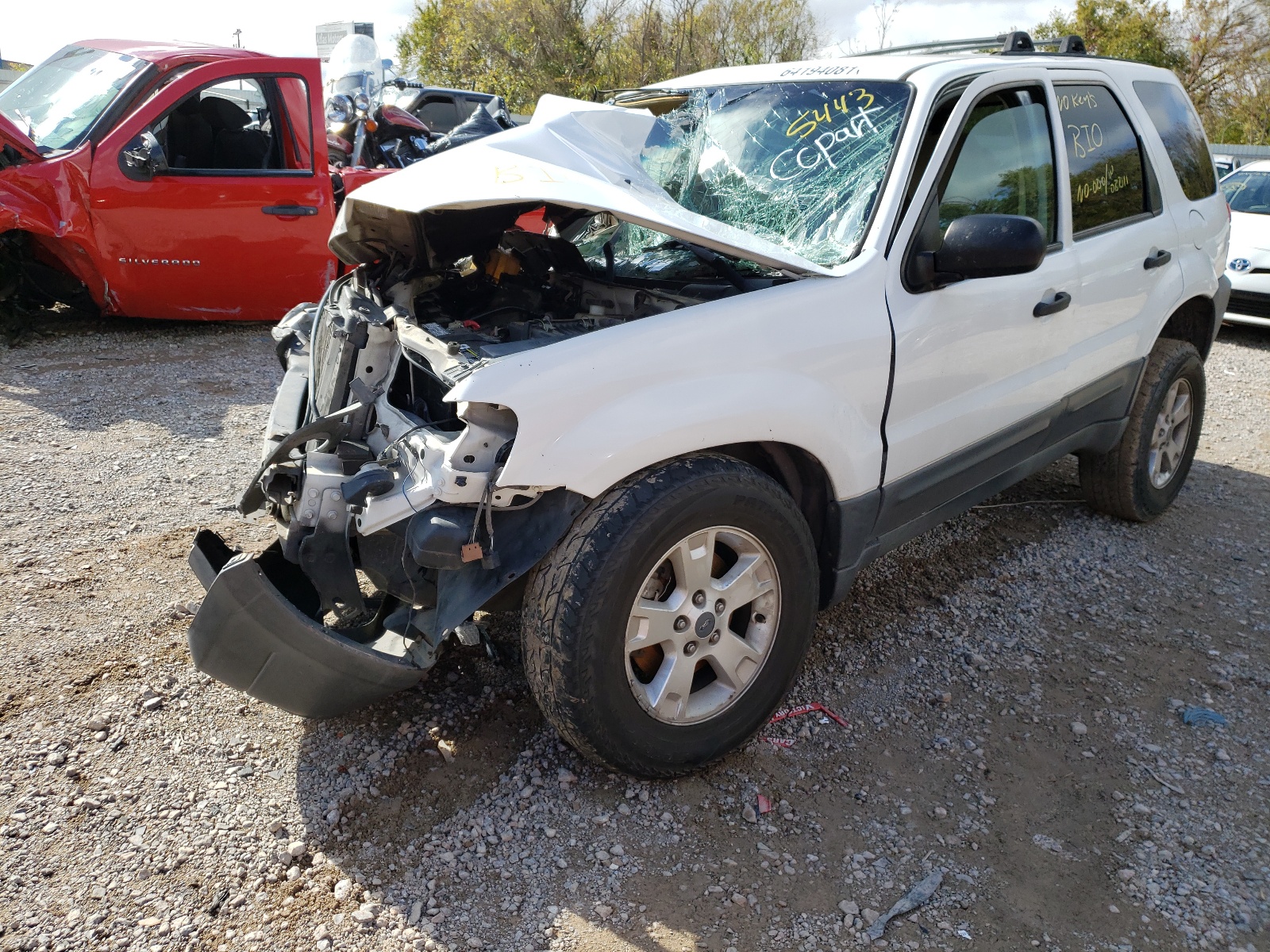 Photo 2 from auction – 2005 FORD ESCAPE XLT with VIN 1FMYU93165KA65443