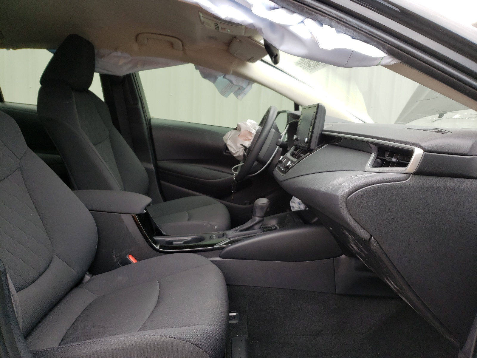Photo 5 from auction – 2022 TOYOTA COROLLA LE with VIN JTDEPMAEXNJ207032