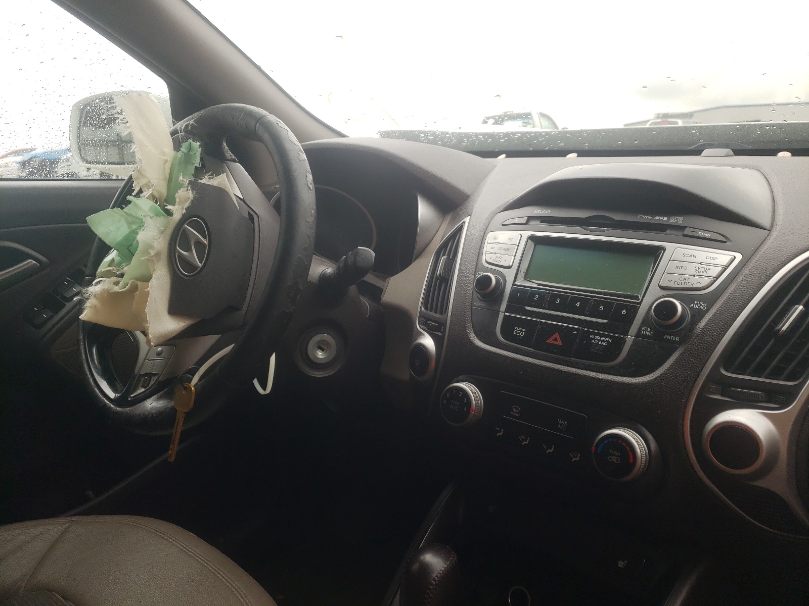 Photo 9 from auction – 2013 HYUNDAI TUCSON GLS with VIN KM8JU3AC5DU689529