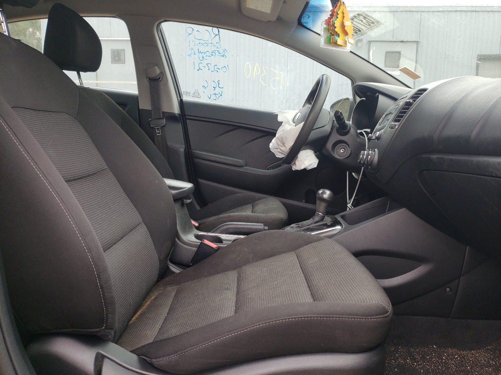 Zdjęcie 5 z aukcji – 2017 KIA FORTE LX z VIN 3KPFK4A7XHE080465