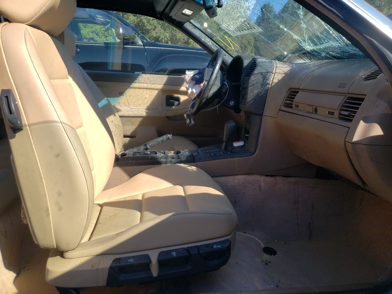 Photo 5 from auction – 1998 BMW 323 IC AUT with VIN WBABJ8329WEM20768