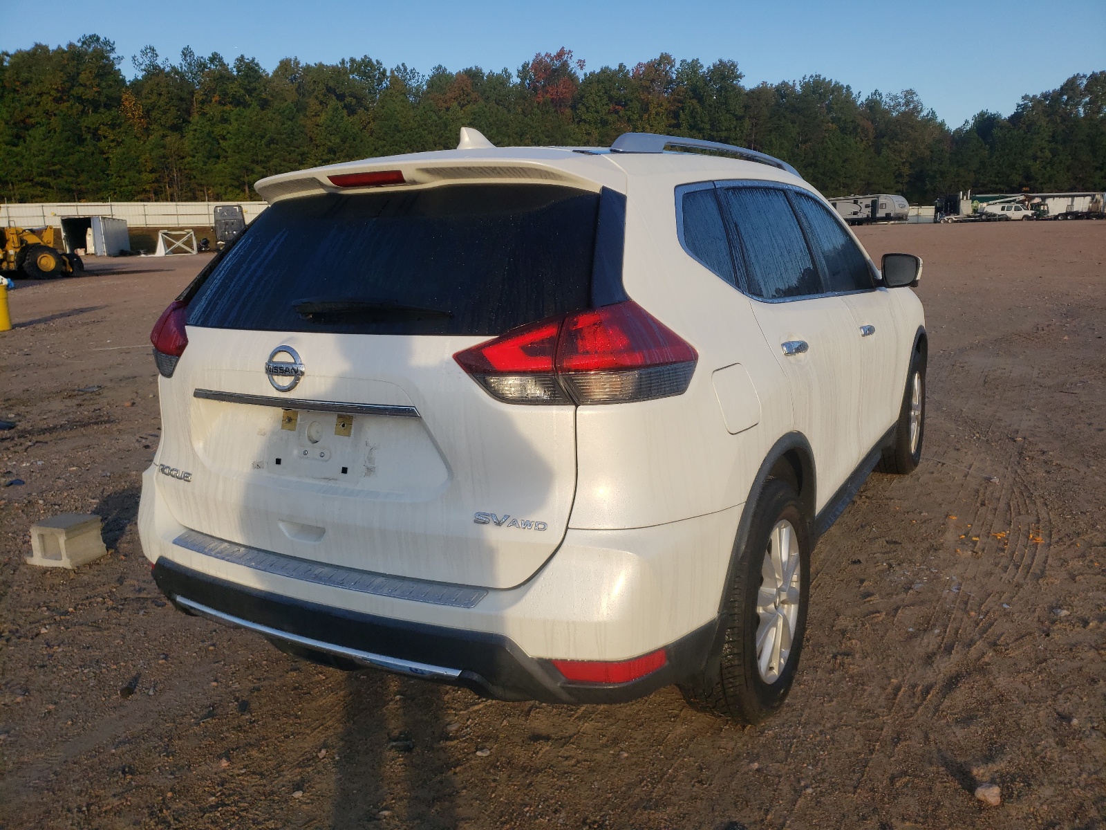 Photo 4 from auction – 2018 NISSAN ROGUE S with VIN KNMAT2MV0JP554368