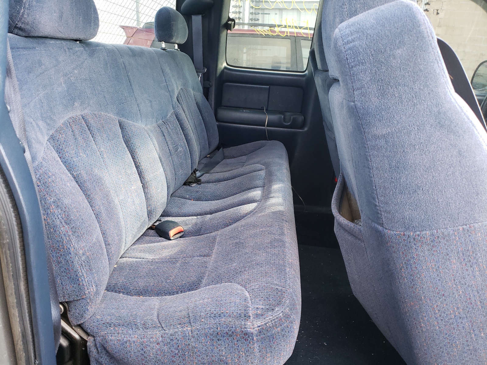Photo 6 from auction – 1999 CHEVROLET SILVERADO with VIN 1GCGK29U5XE134249
