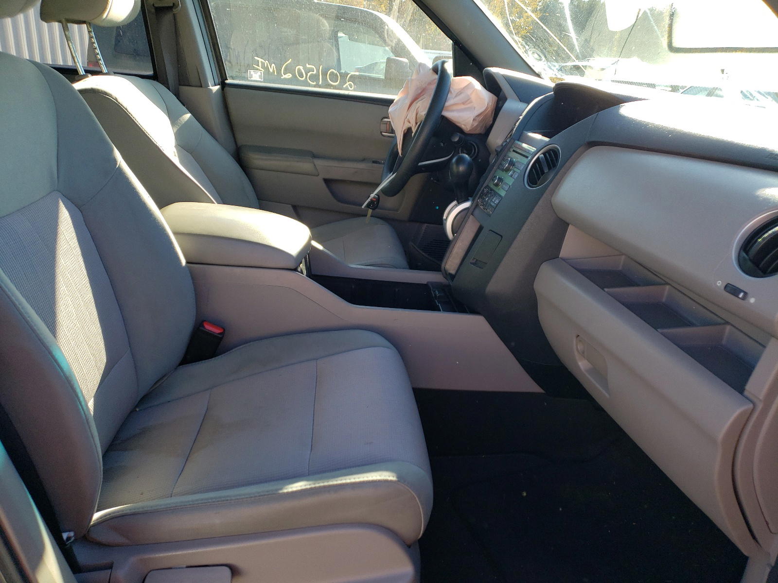 Photo 5 from auction – 2010 HONDA PILOT EX with VIN 5FNYF4H44AB032288