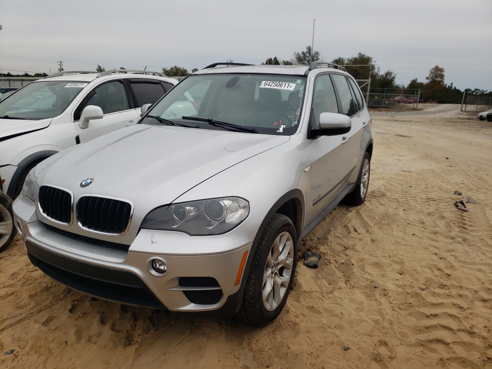 Photo 2 from auction – 2013 BMW X5 XDRIVE3 with VIN 5UXZV4C54D0B16770