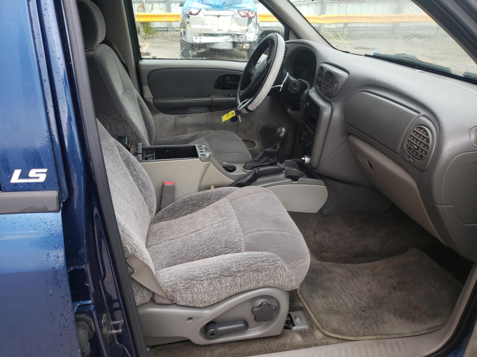 Photo 5 from auction – 2003 CHEVROLET TRAILBLAZE with VIN 1GNDS13S132290294